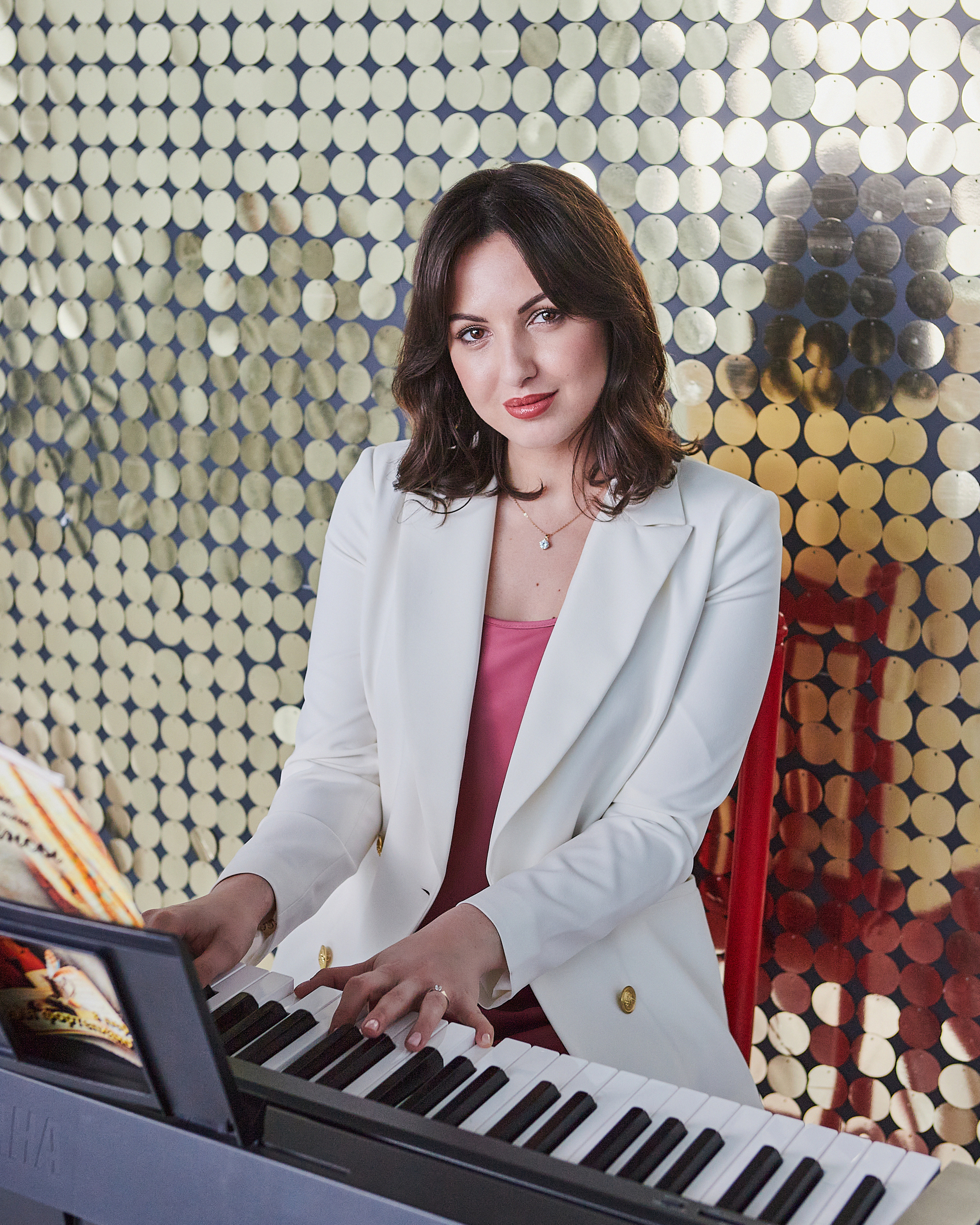 Елена (музыкант). Главная