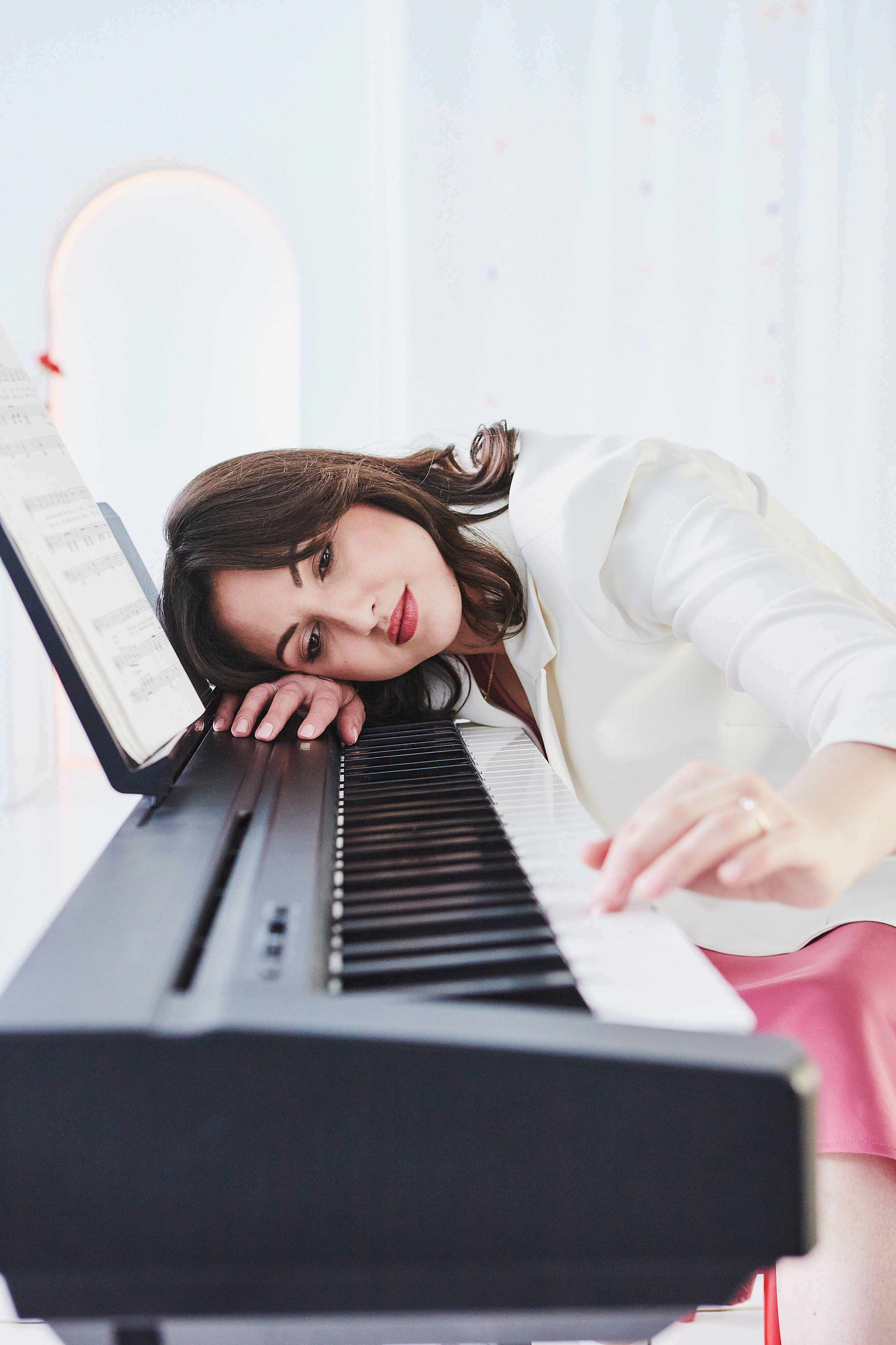 Елена (музыкант). Главная