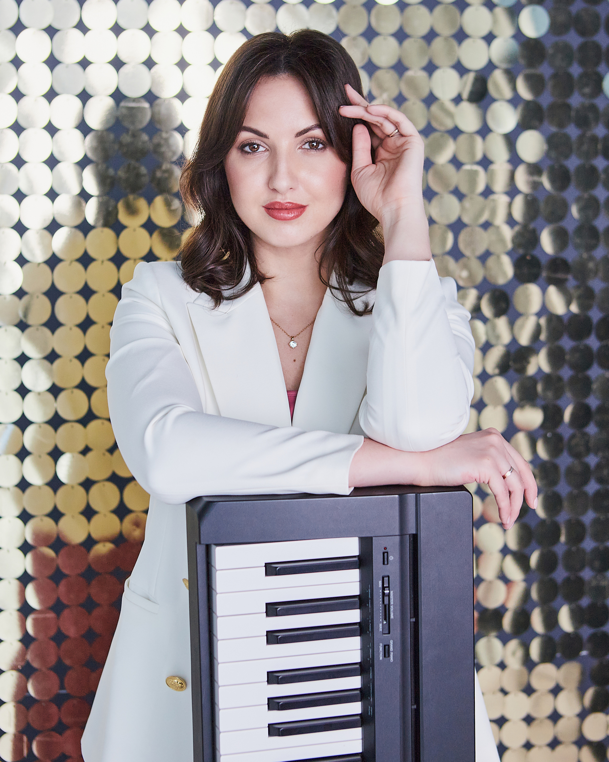 Елена (музыкант). Главная