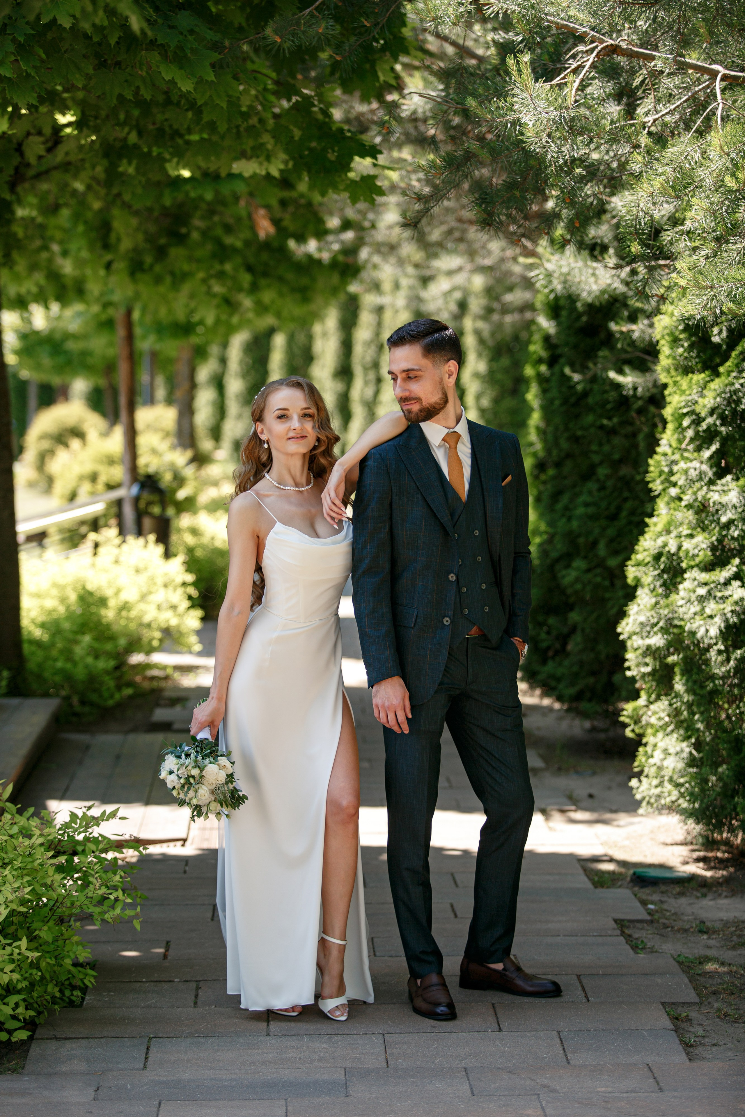 Свадебная фотосессия с кабриолетом и в загородном клубе Artiland. Свадебный фотограф Москва и МО Сергей Киржаев