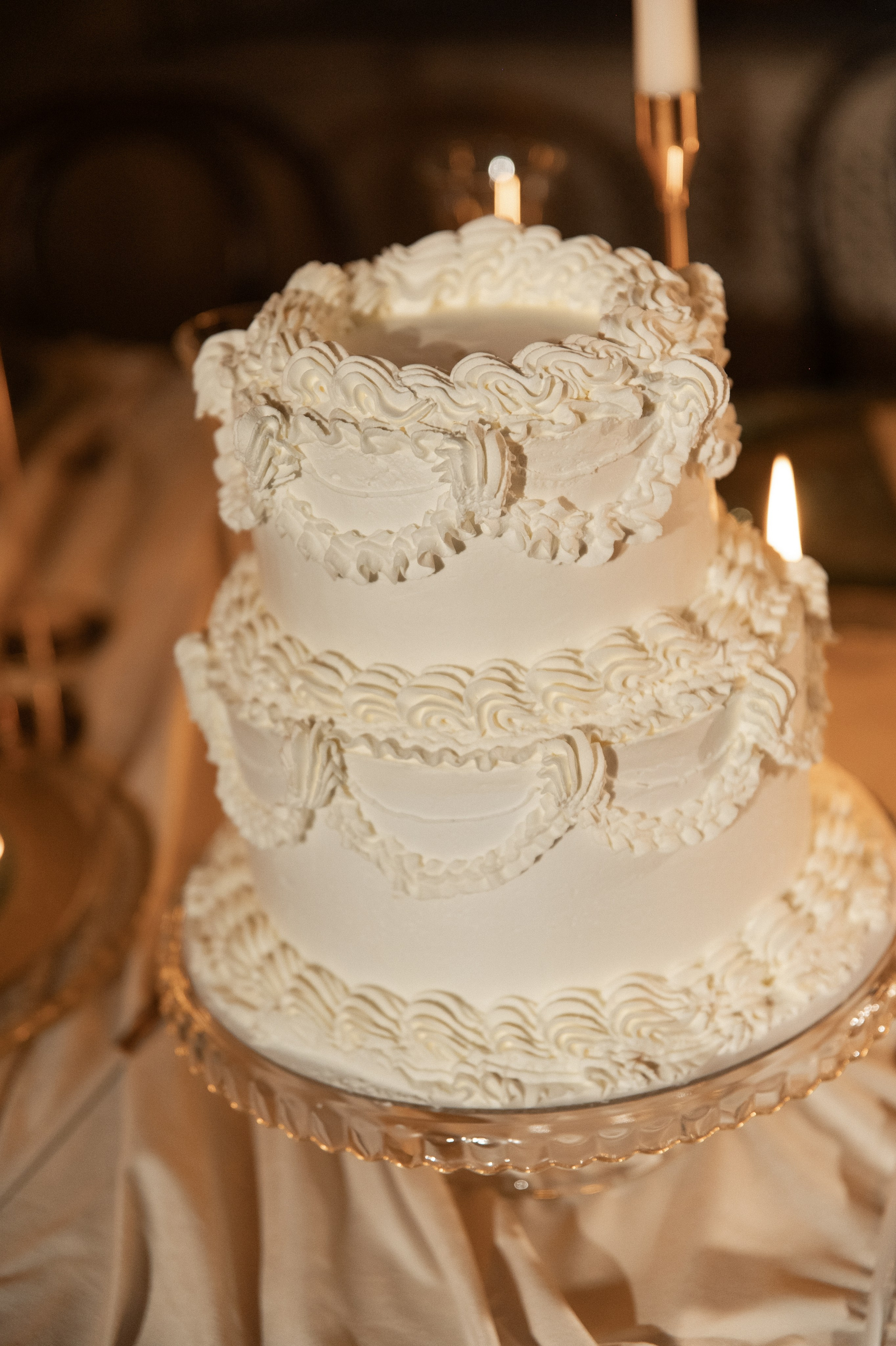 Камерный свадебный ужин при свечах в старинном особняке в фотостудии 21. Kult. Ярослава Ерина — свадебный фотограф в Москве