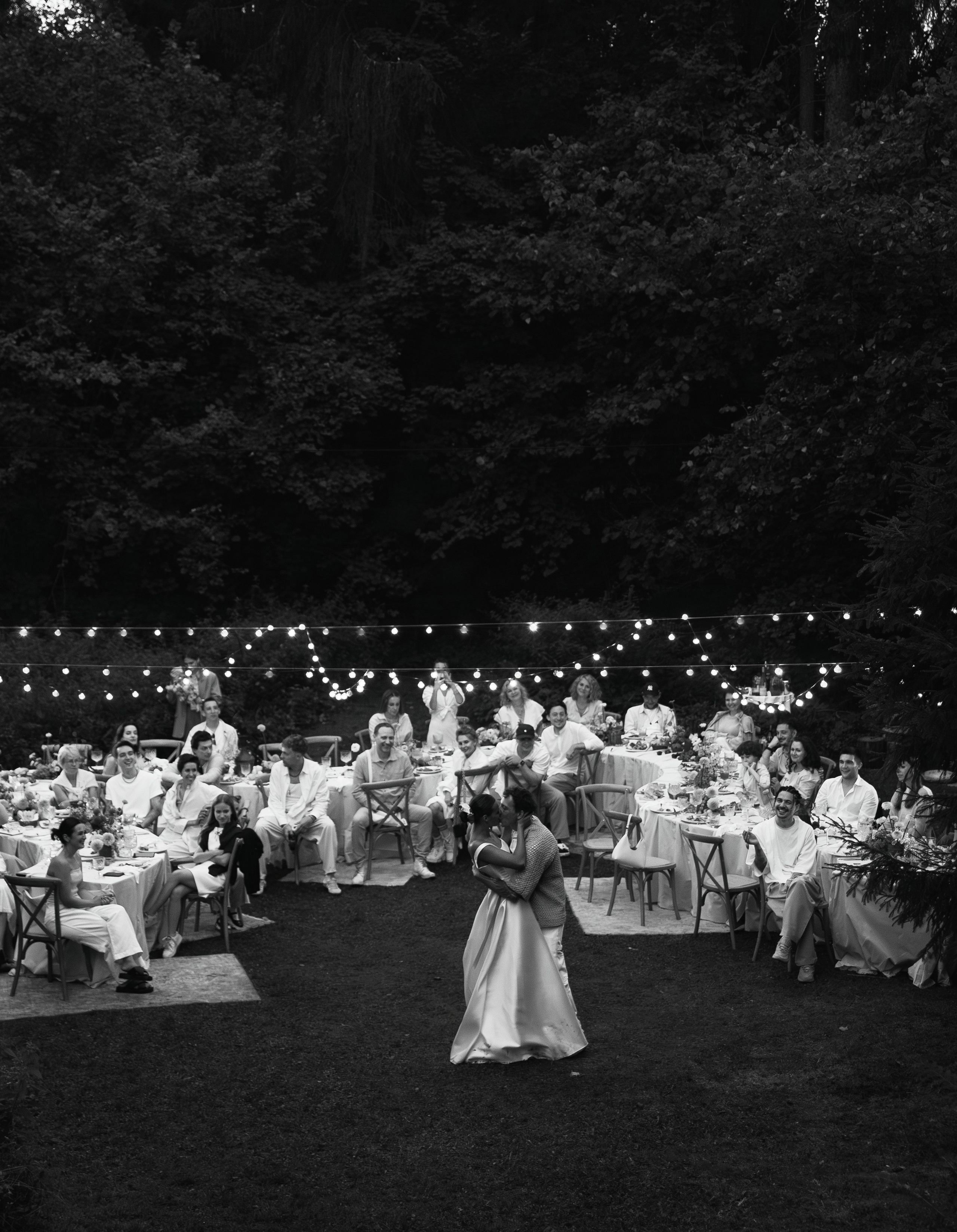 ПАРОЧКА В ЖЕЛТЫХ САПОЖКАХ С РАЙОНА