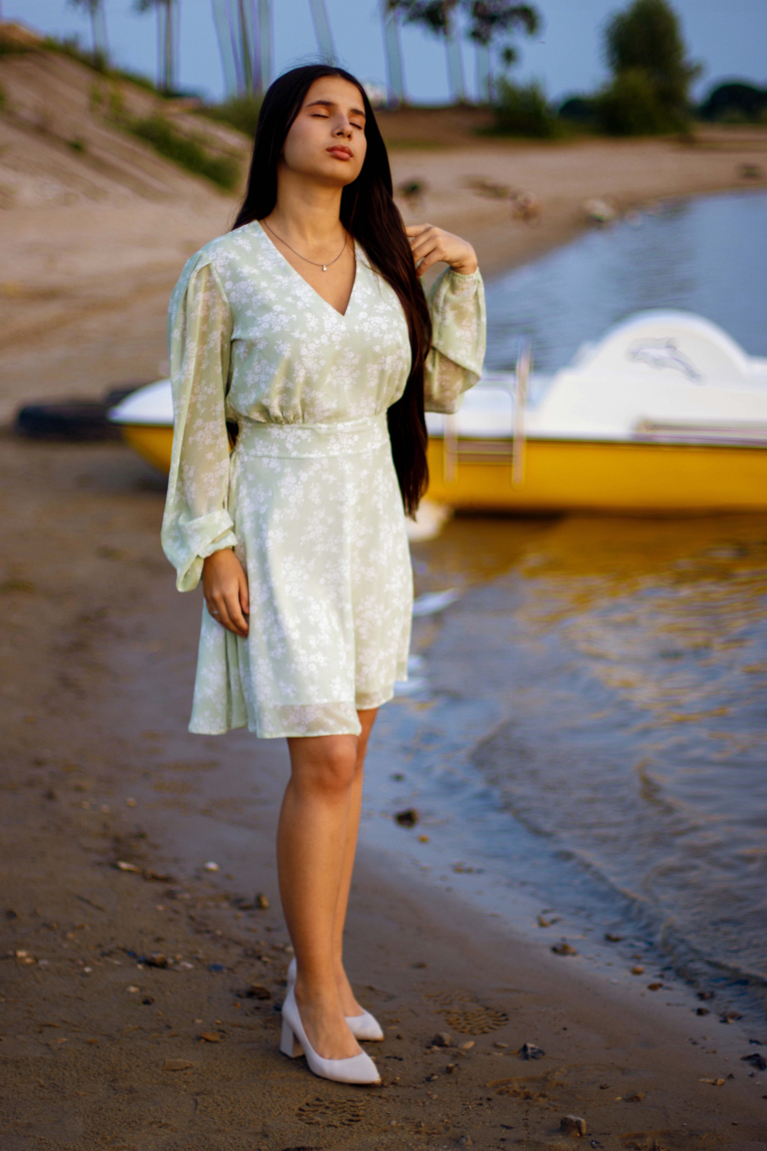 Эмилия у озера. Фотограф Татьяна Матрос