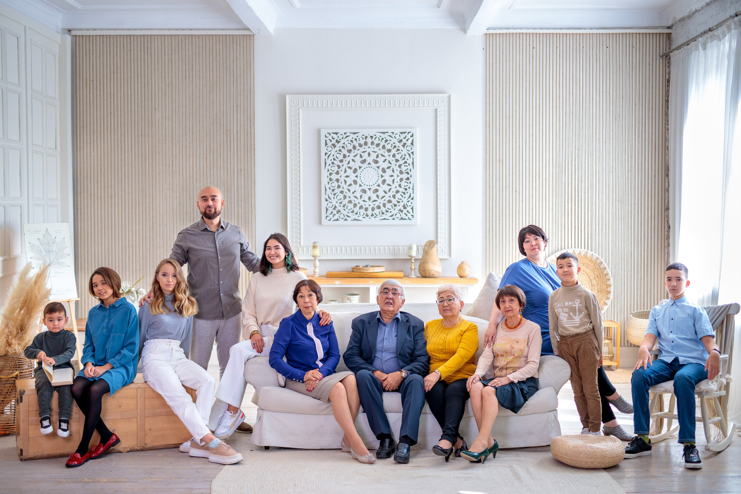 Фотосессия в студии большой семьи. Свадебный и семейный фотограф в Алматы Алексей Балышев