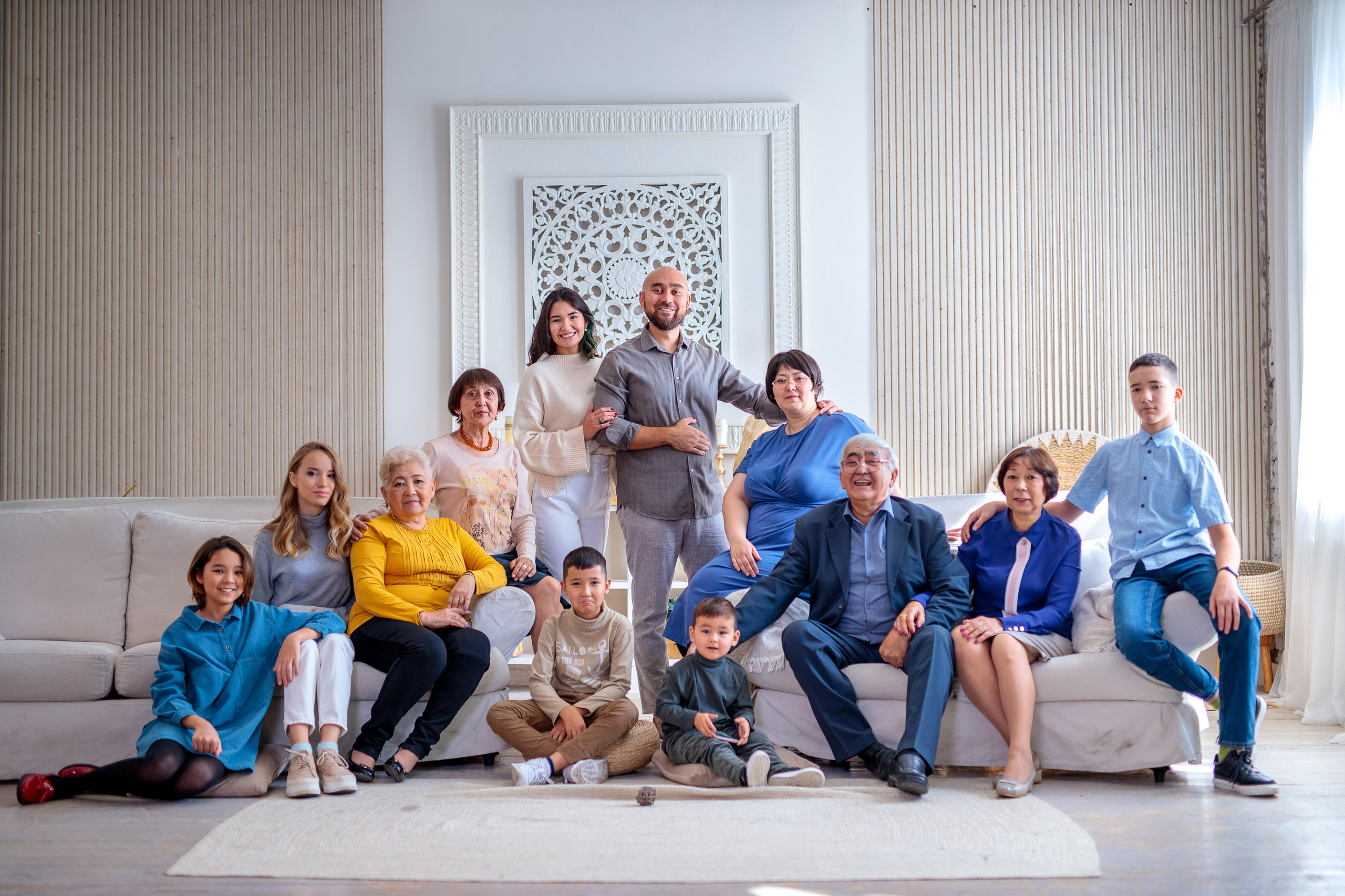 Фотосессия в студии большой семьи. Свадебный и семейный фотограф в Алматы Алексей Балышев