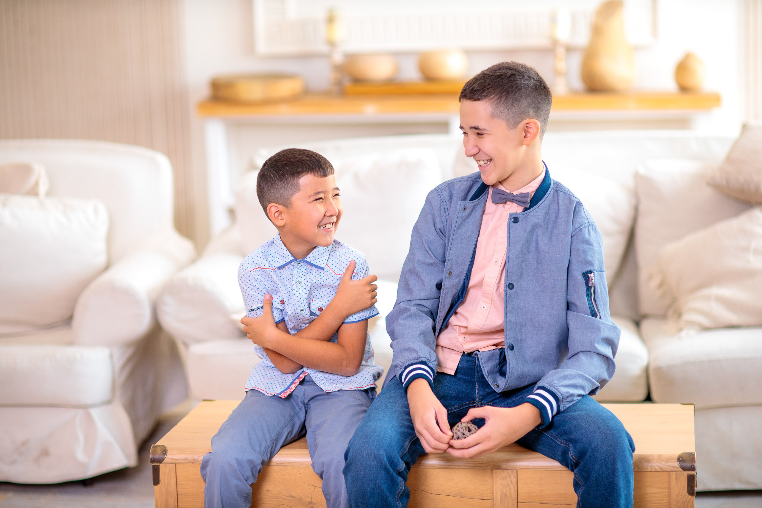 Фотосессия в студии большой семьи. Свадебный и семейный фотограф в Алматы Алексей Балышев