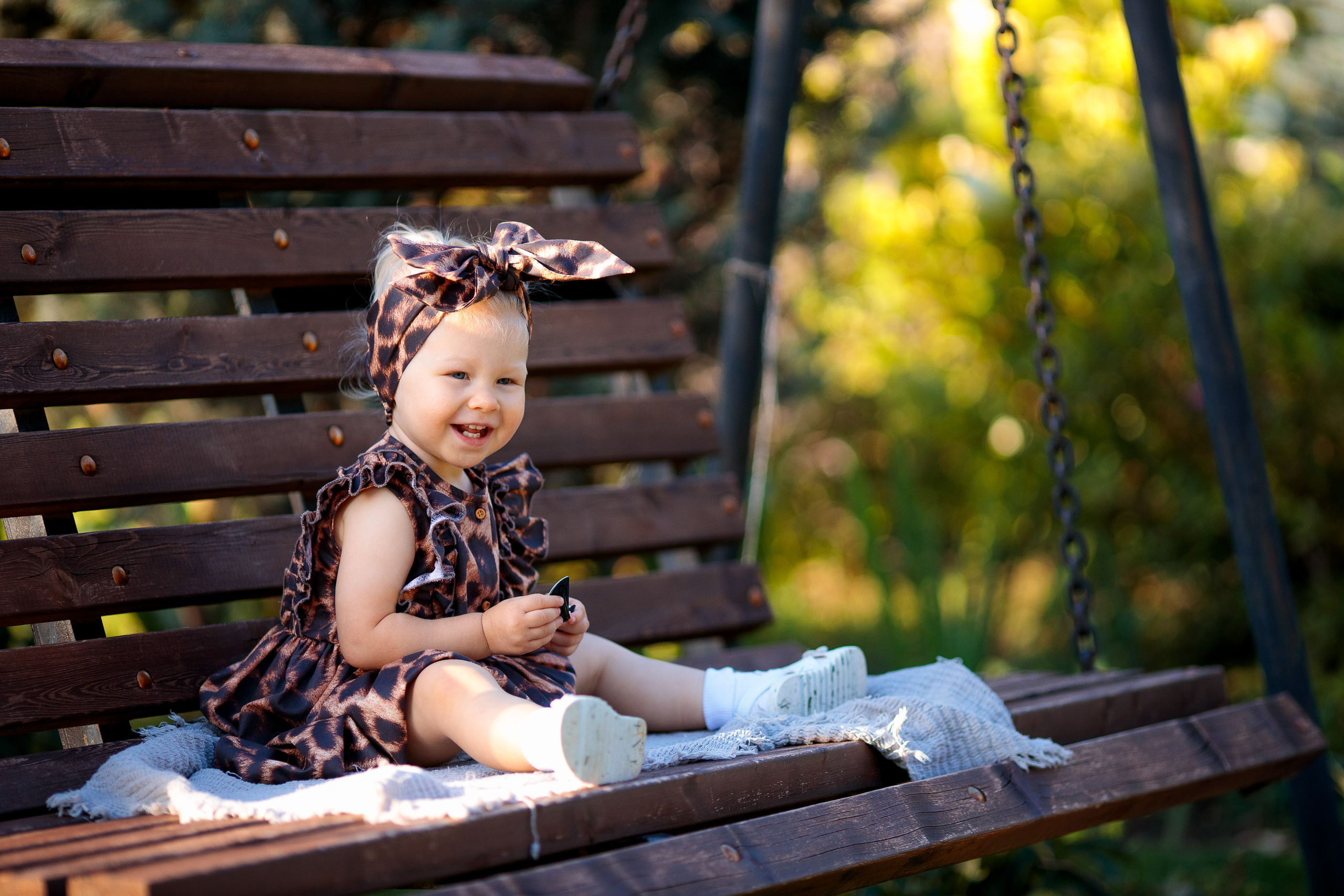 Теплая семейная история в уютном саду. Свадебный и семейный фотограф в Алматы Алексей Балышев