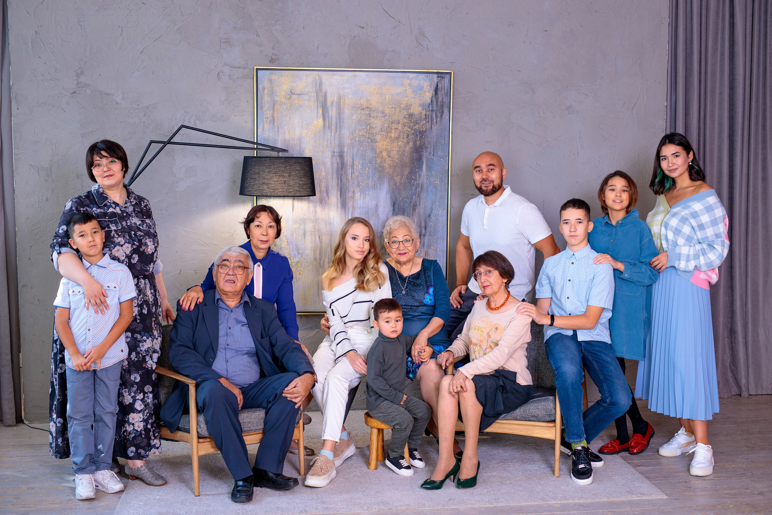 Фотосессия в студии большой семьи. Свадебный и семейный фотограф в Алматы Алексей Балышев