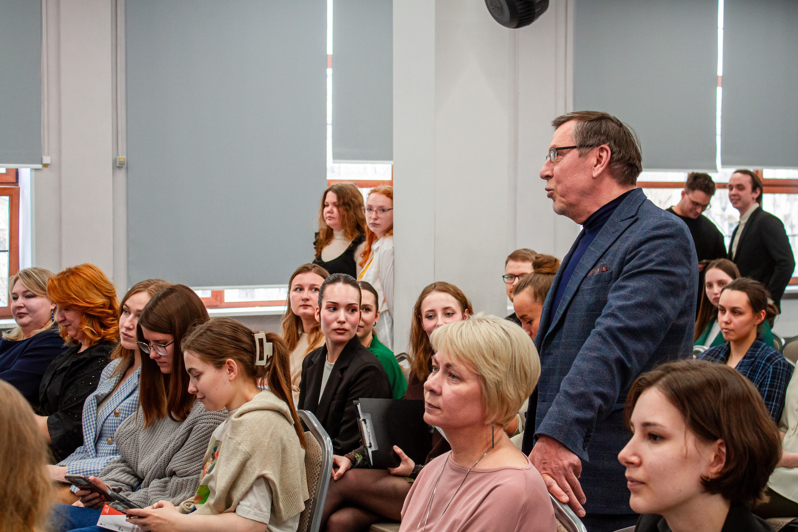 Ярмарка вакансий в Екатеринбургской академии современного искусства 2025