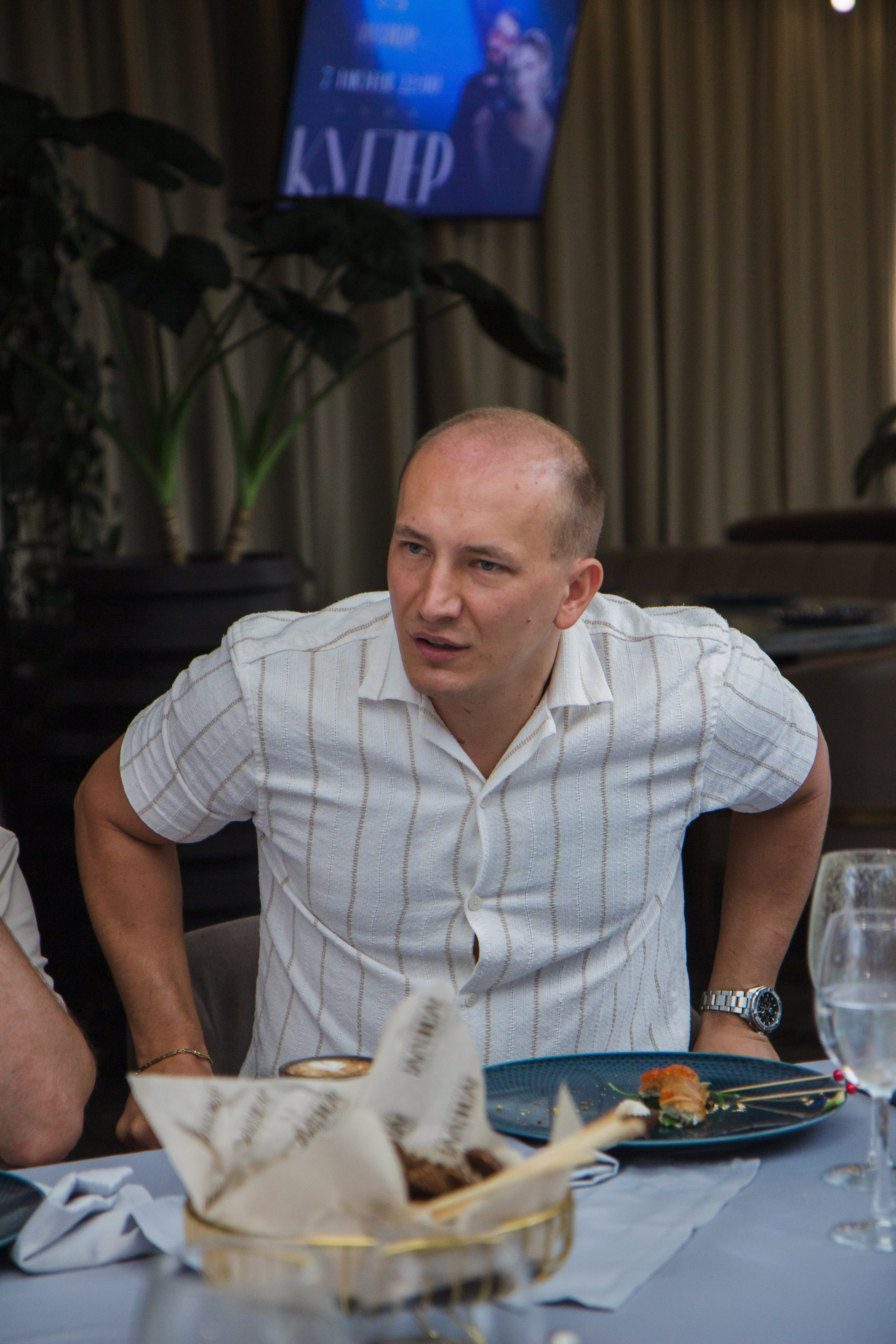 Бизнес-завтрак Германа Гаврилова. Фотограф Москва — личные фотосессии, лавстори в студии