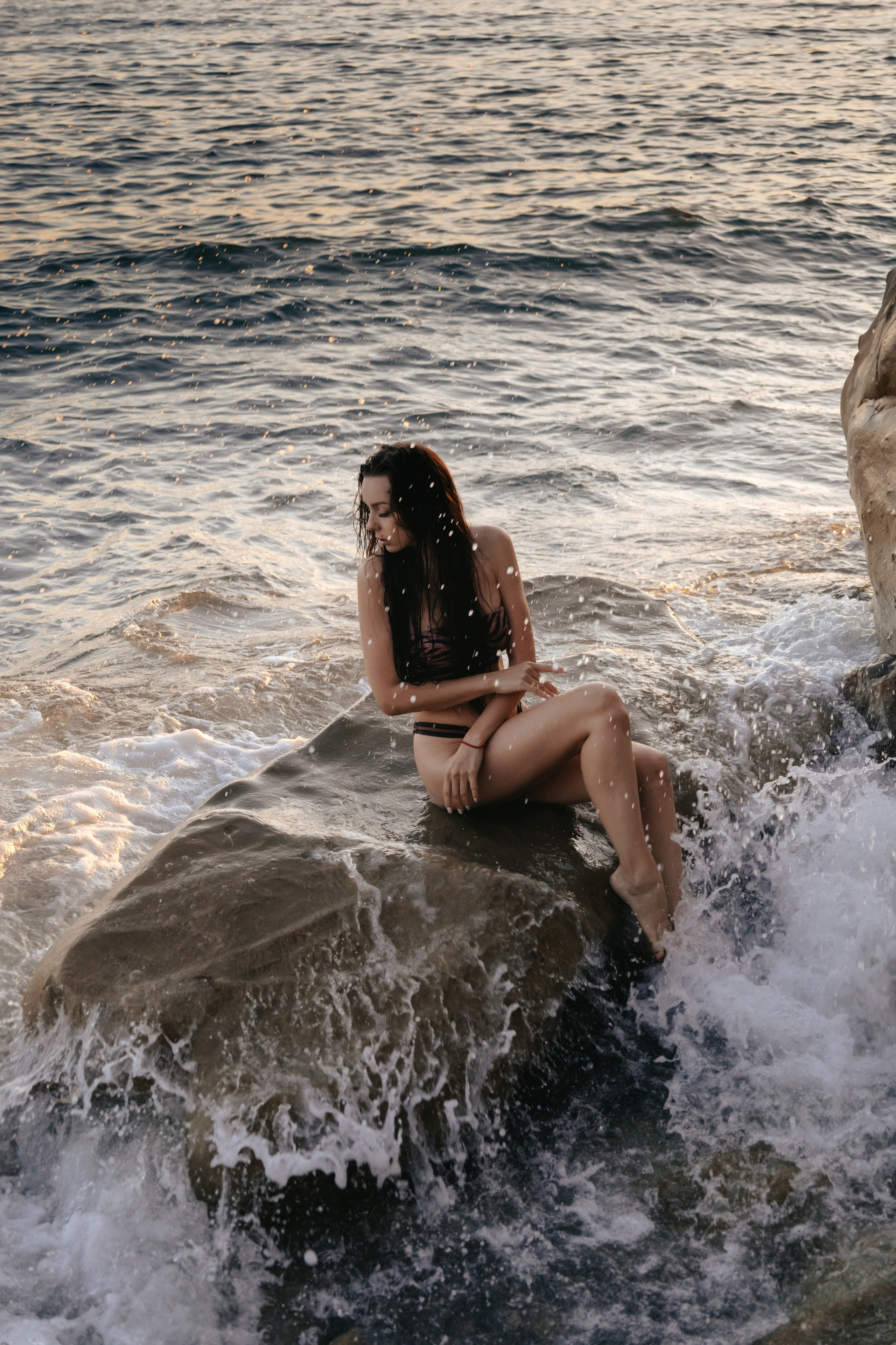 Юлия. Заката на скале Парус. Семейный и портретный фотограф в Геленджике Любовь Бодрова