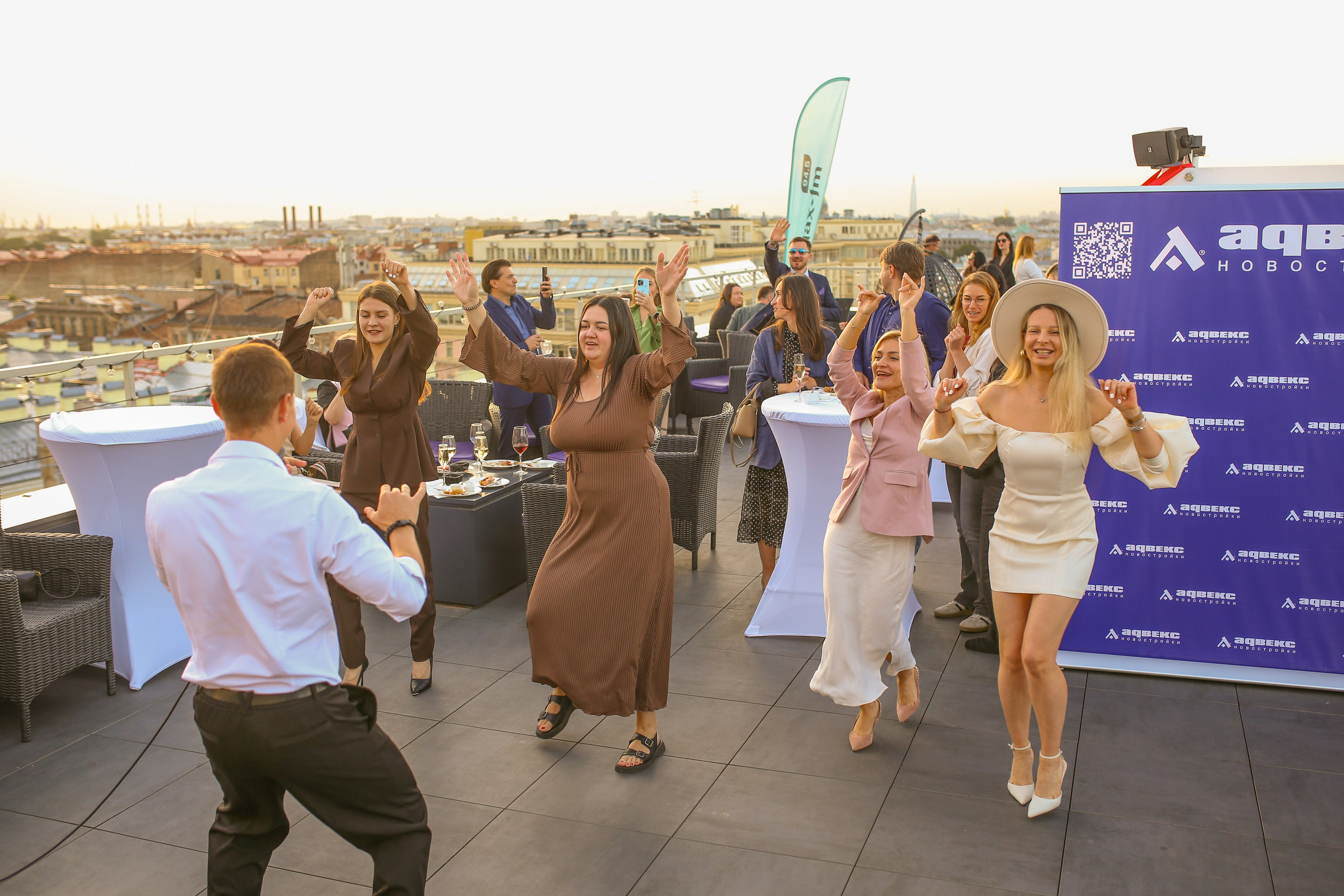 Репортаж Арт-пространство  Zarenkov Gallery, Адвекс — Новостройки, подведение итогов года. Свадебный и Репортажный фотограф в Санкт-Петербурге