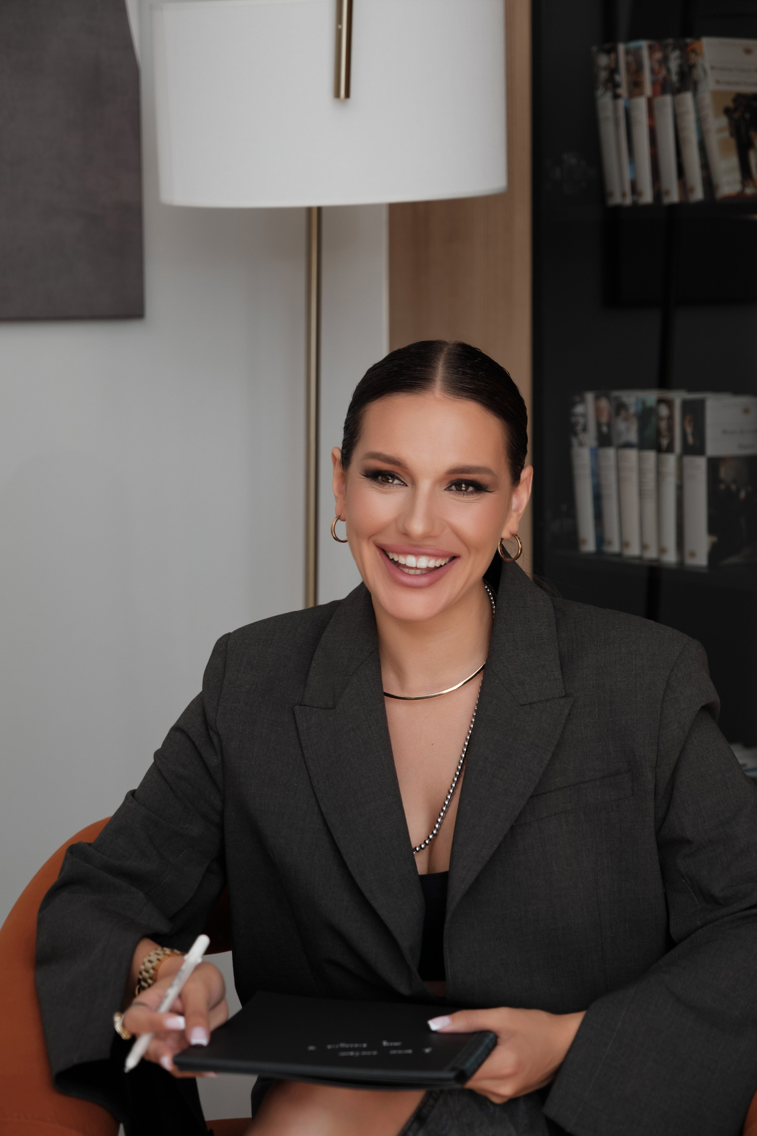 Бизнес съемка для наставника предпринимателей. Фотограф Бурнашкина Натали Москва