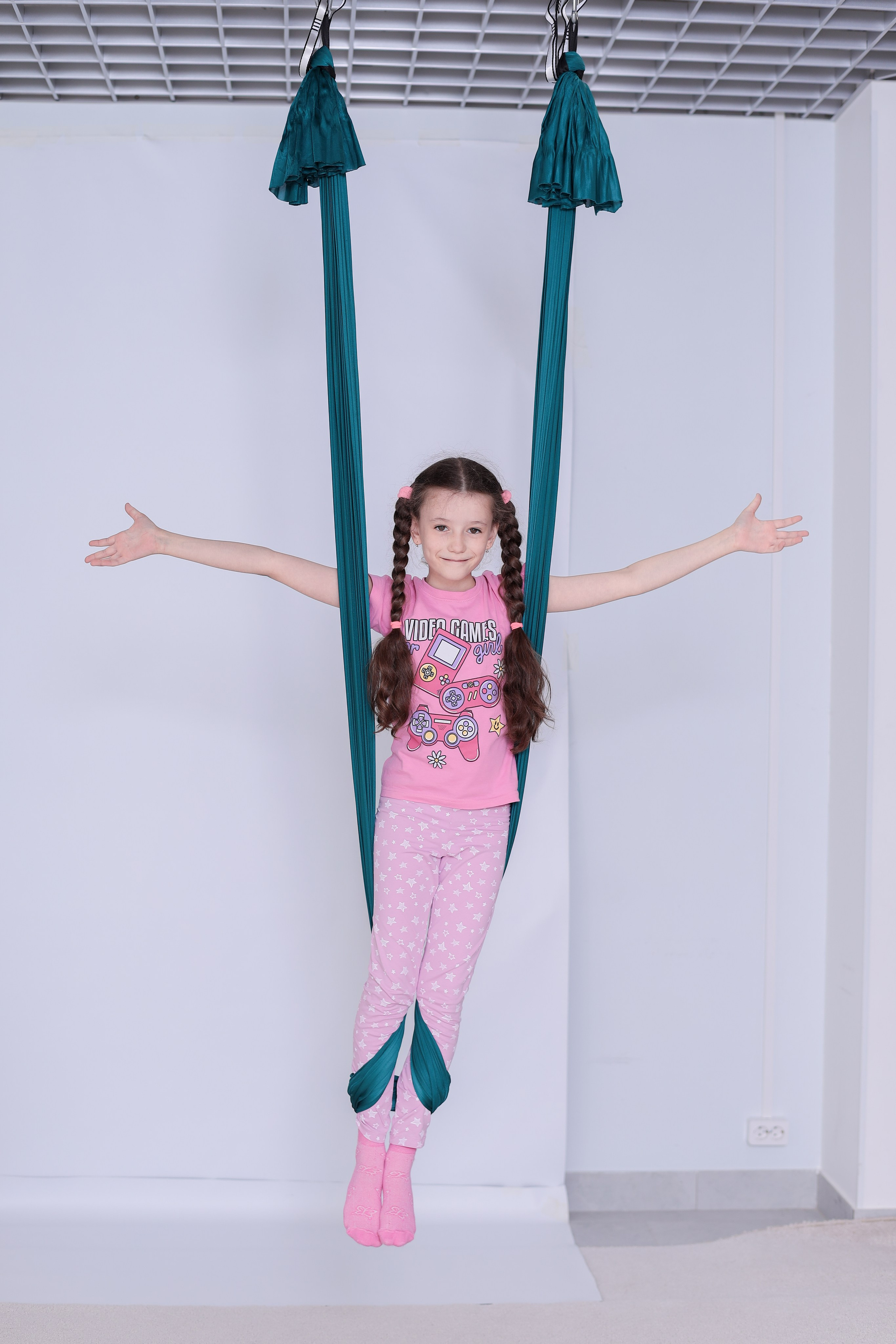 Детская аэройога. Фотограф Надршина Лилия