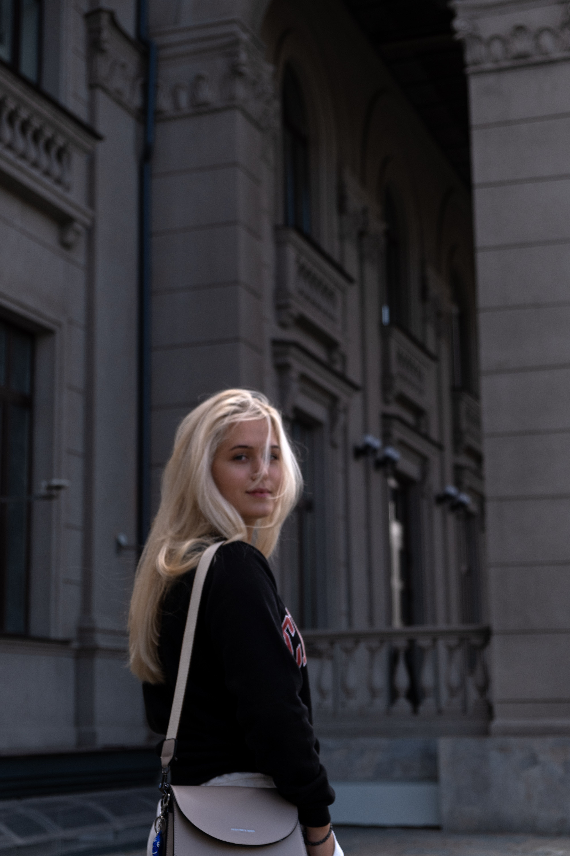 Женские уличные портреты для серт. Фотограф Анастасия Косюра