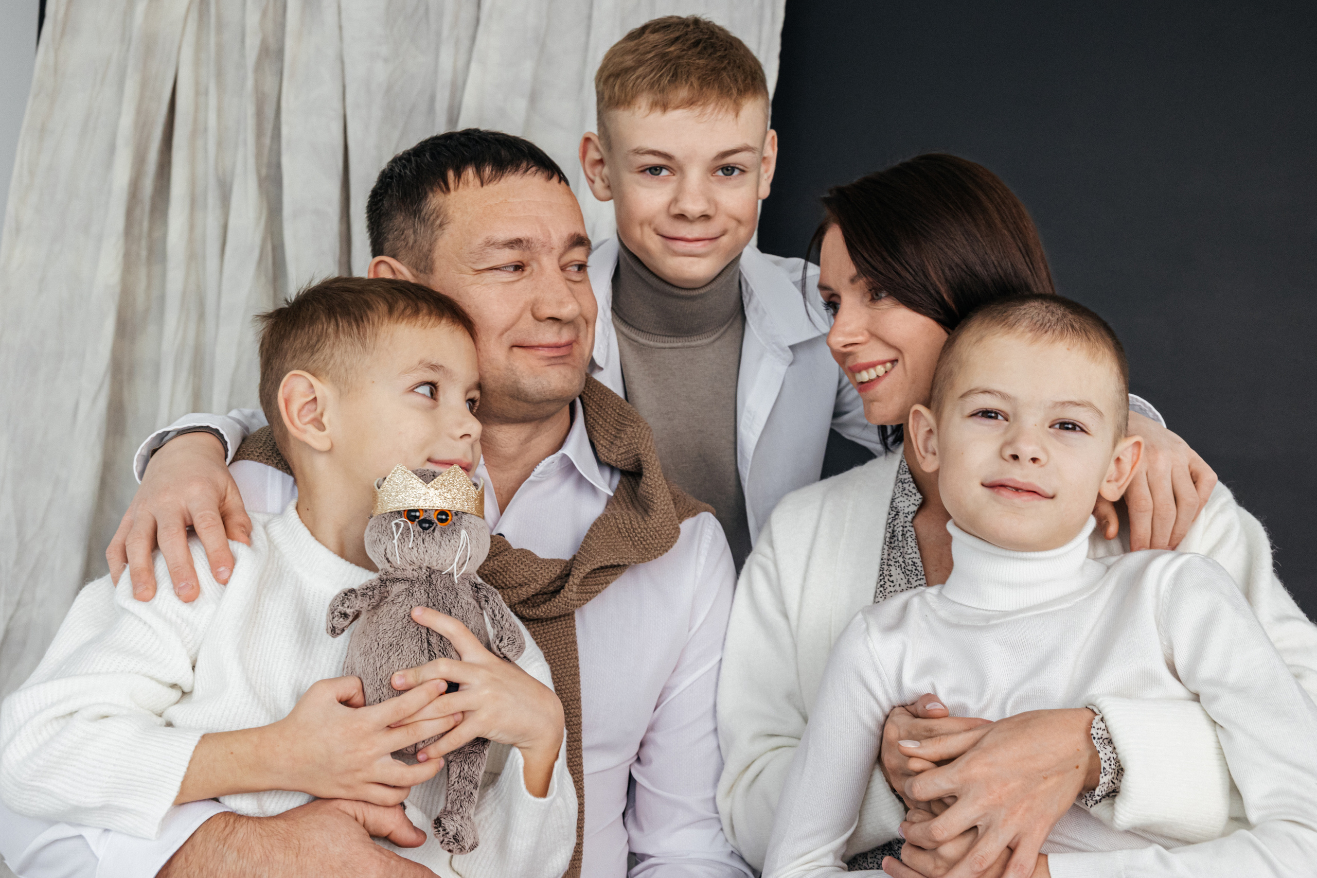 Виктория и Виктор, Ярослав, Савелий и Захар. Фотограф Анастасия Косюра