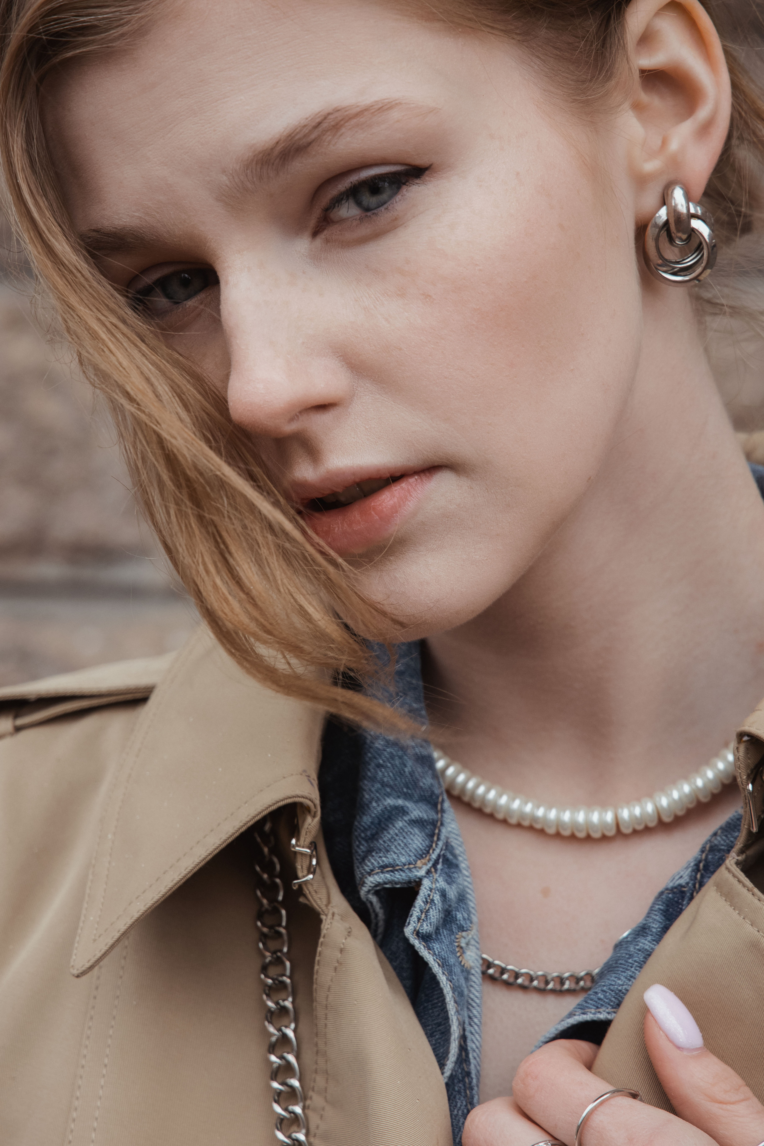 Женские уличные портреты для серт. Фотограф Анастасия Косюра