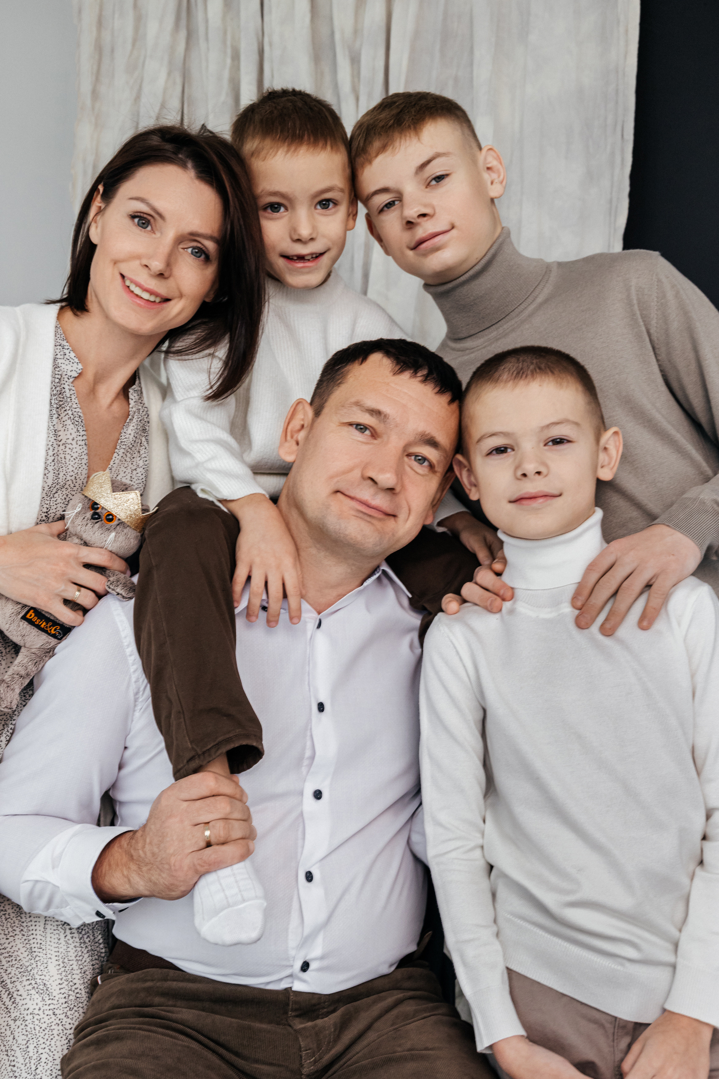 Виктория и Виктор, Ярослав, Савелий и Захар. Фотограф Анастасия Косюра