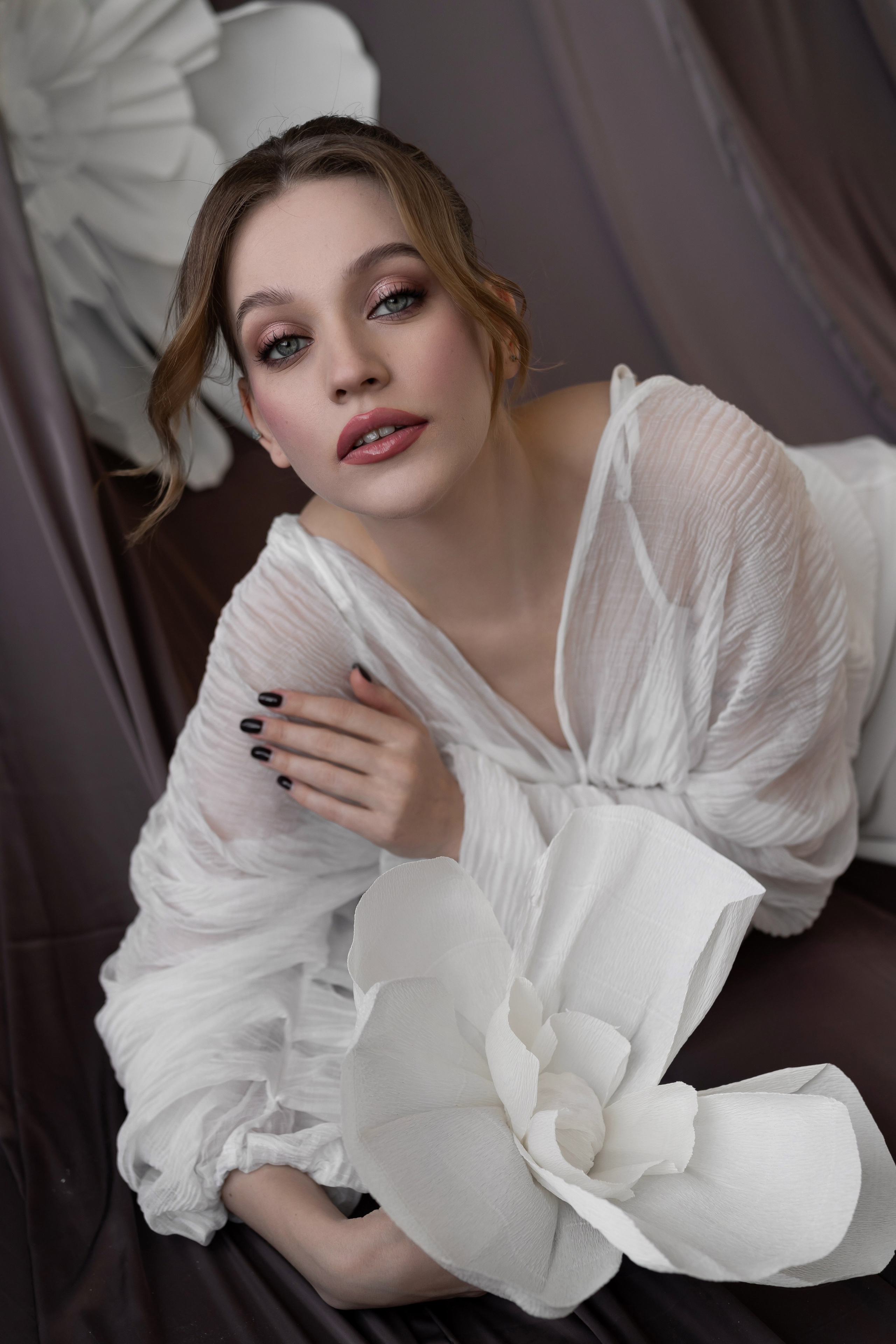 нежный женский портрет в фотостудии томск