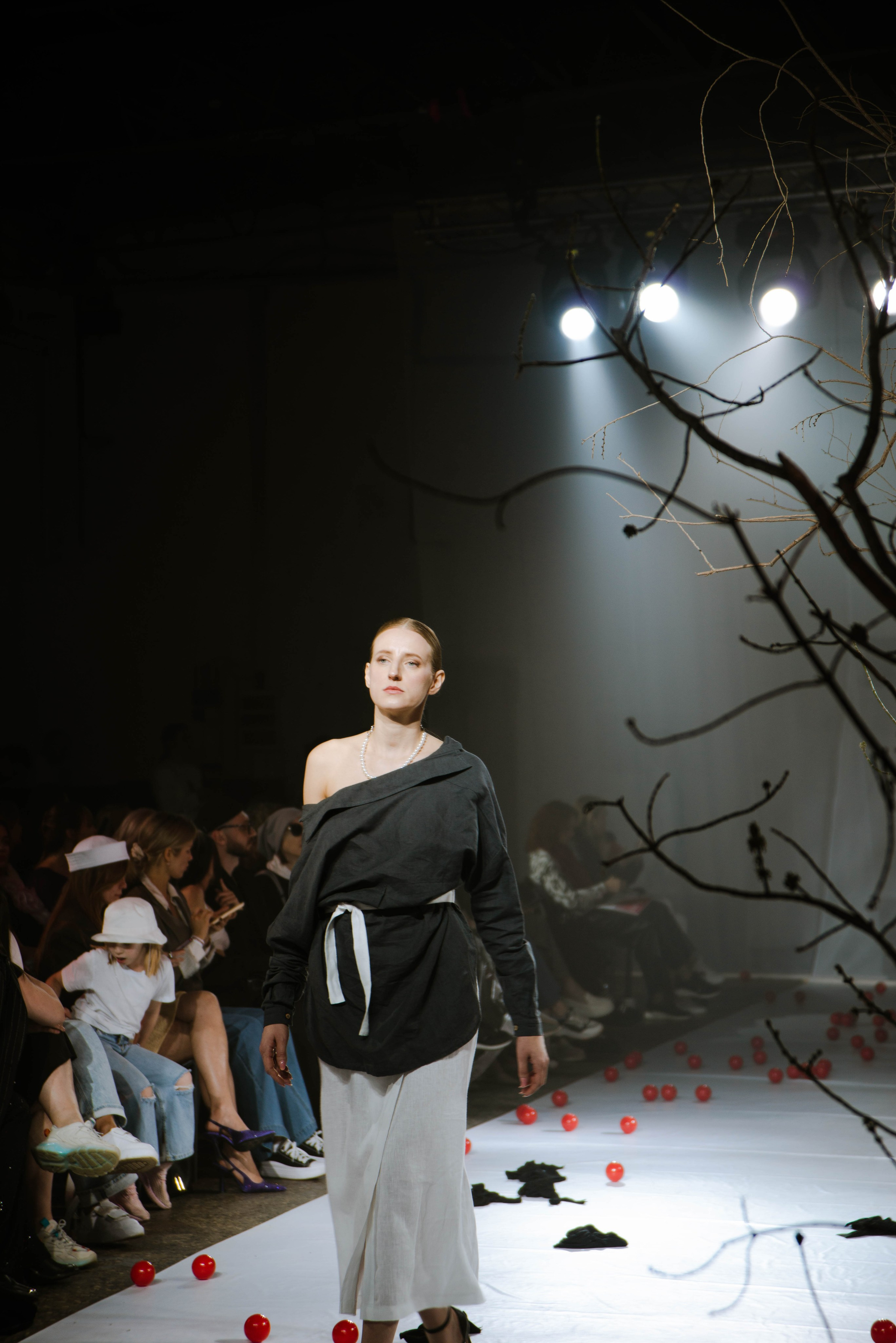 Показ «Красный Шум». Ксения Glossa. Портретный и репортажный фотограф в Самаре