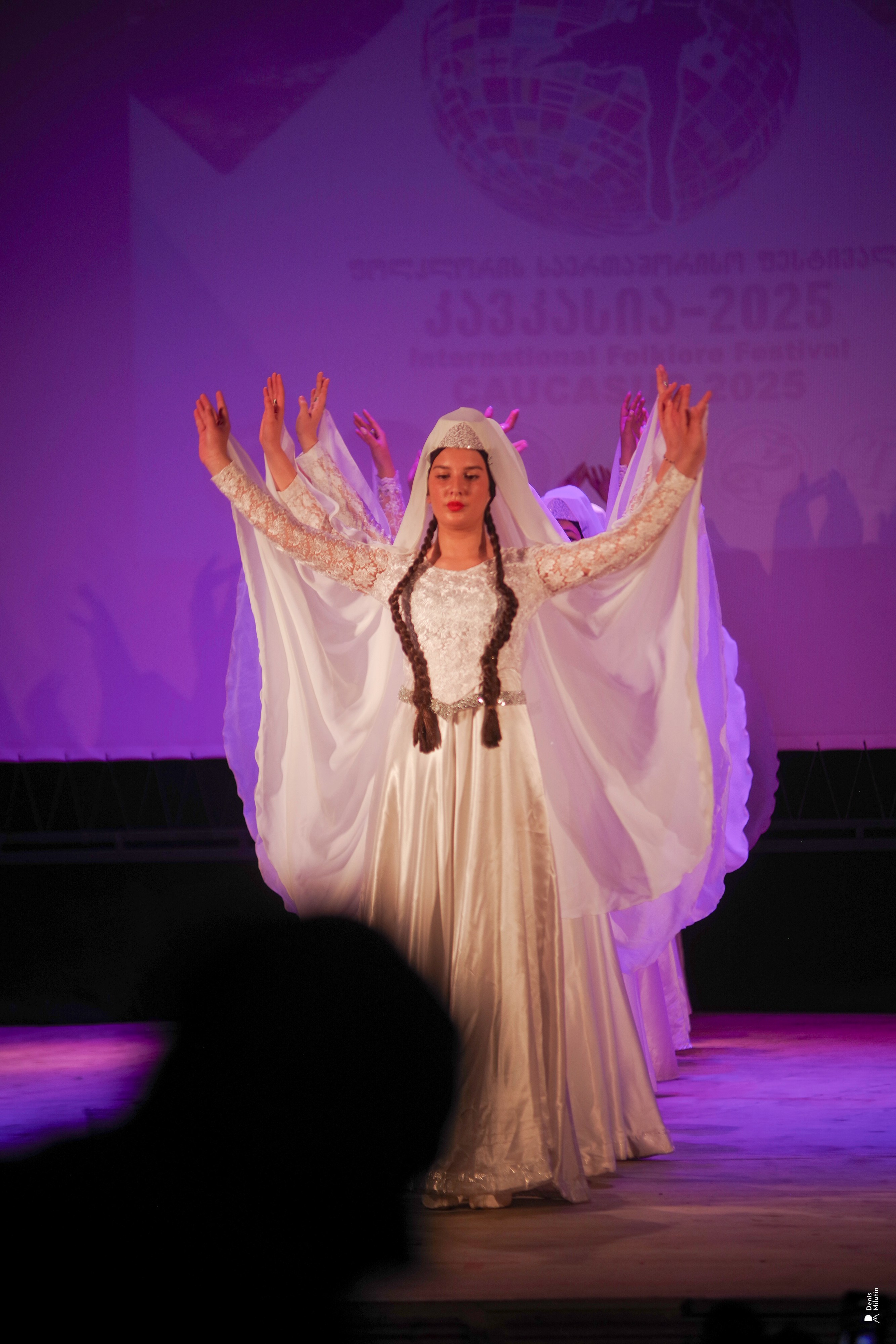 Танцы в прекрасном Они. Портретный фотограф Денис Милютин