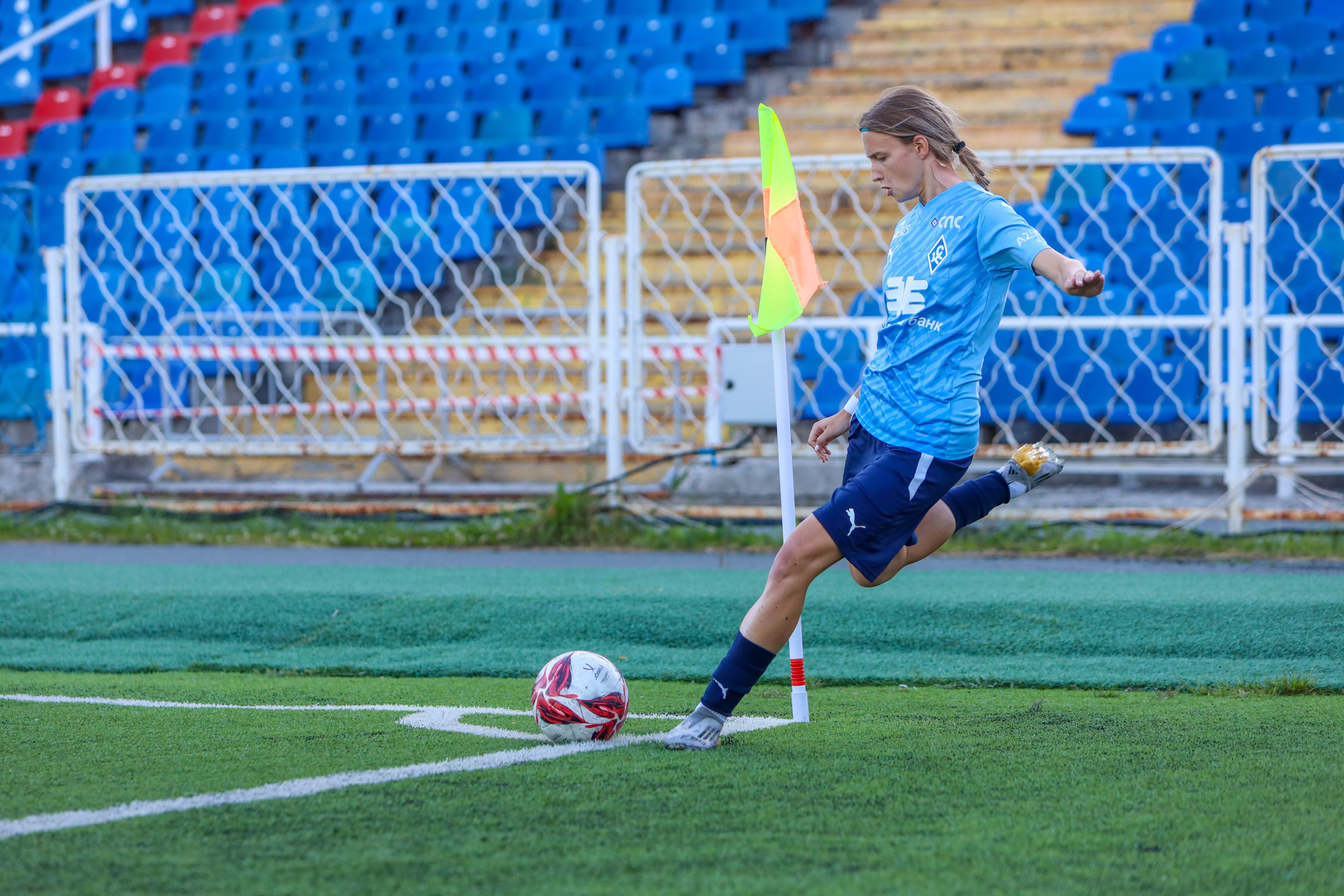 Крылья Советов — Мастер-Сатурн. Молодежная лига по футболу среди женских команд. Спортивный фотограф в Самаре