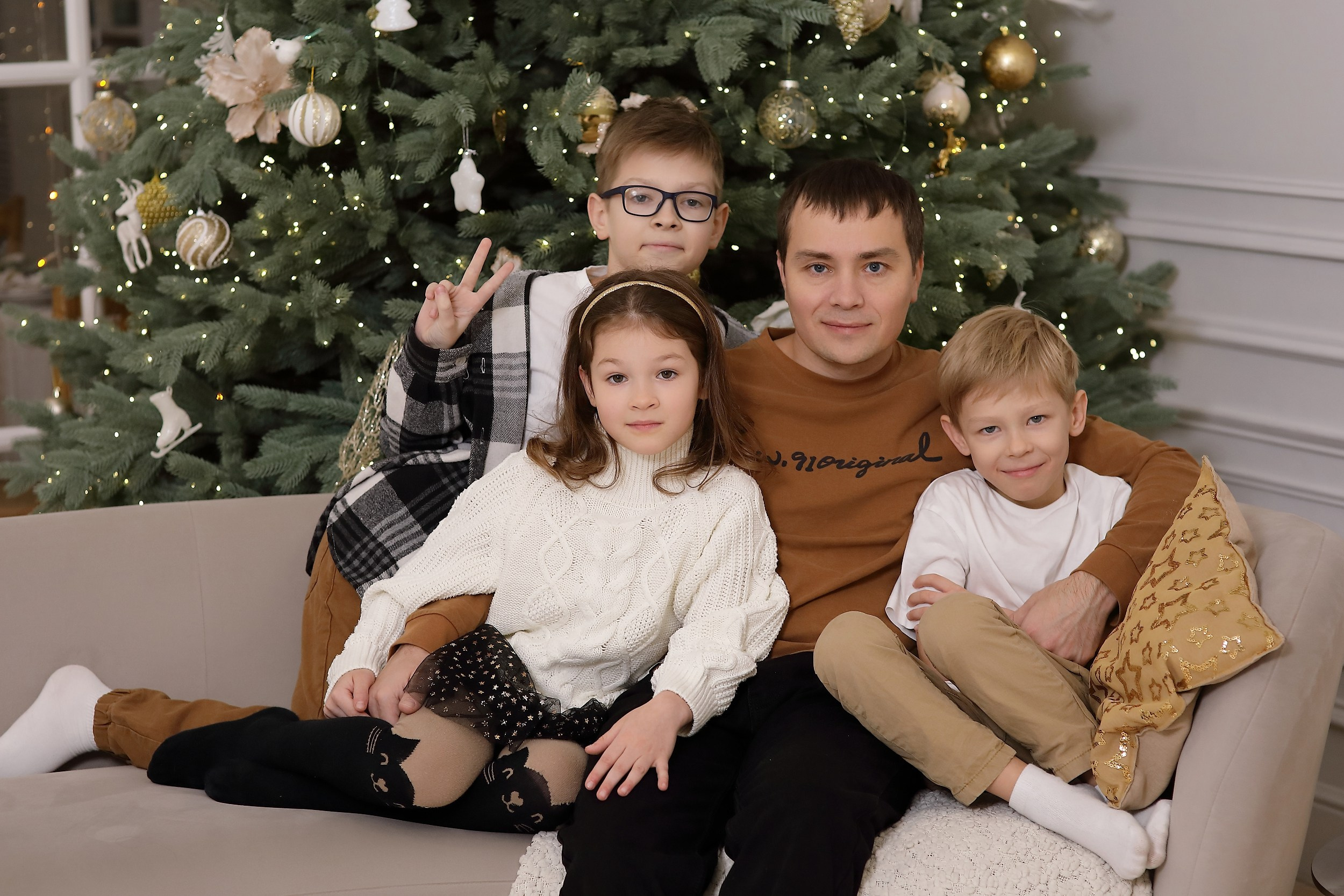 Семейная фотосессия под новый год. Свадебный и семейный фотограф и видеограф в Екатеринбурге Полянские Тимур и Анастасия