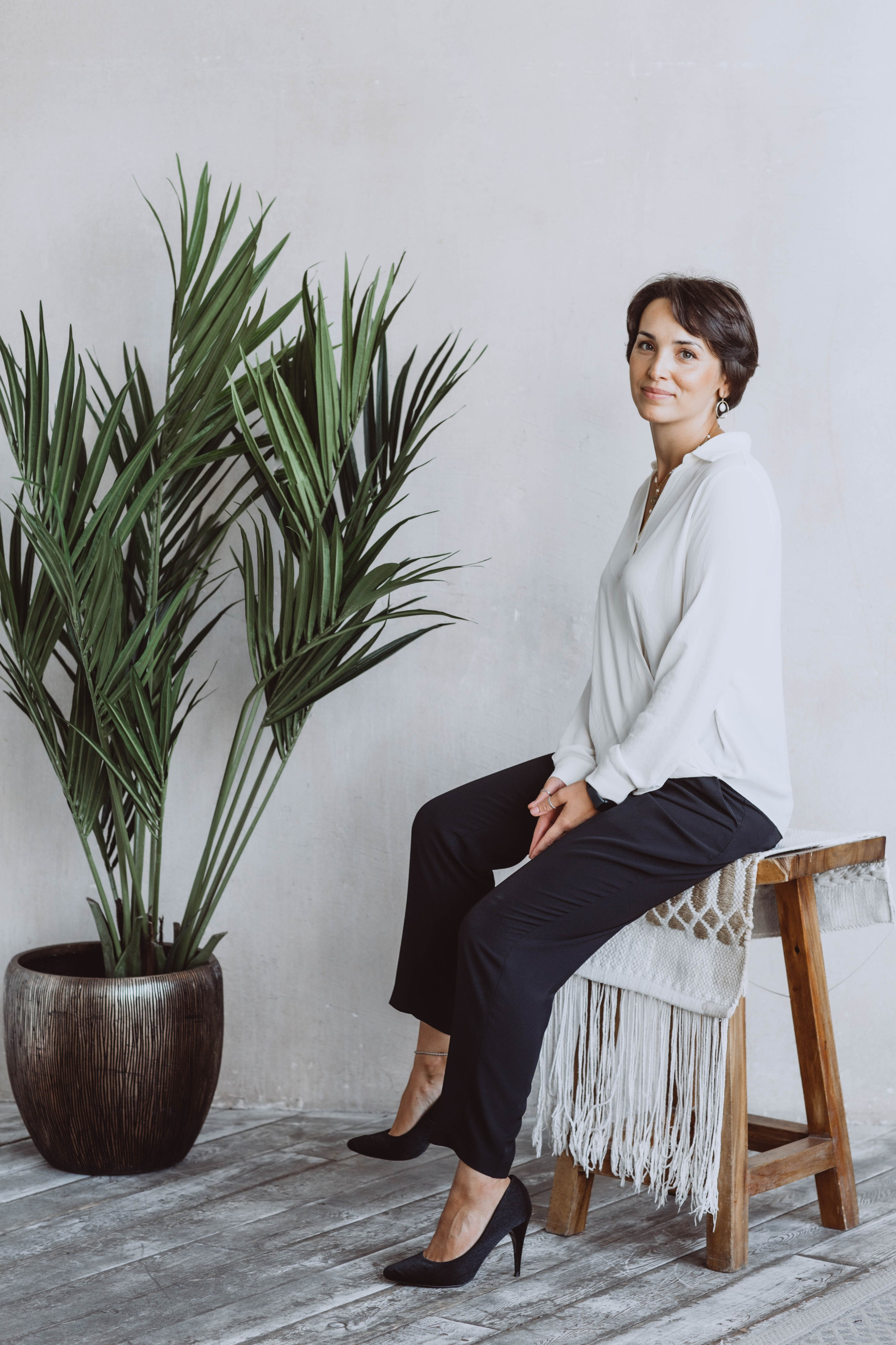 Кенуль. Хозяйка магазина «Азерсилк». Платки из натурального шелка. Портретный женский фотограф в Москве Наталия Глазова