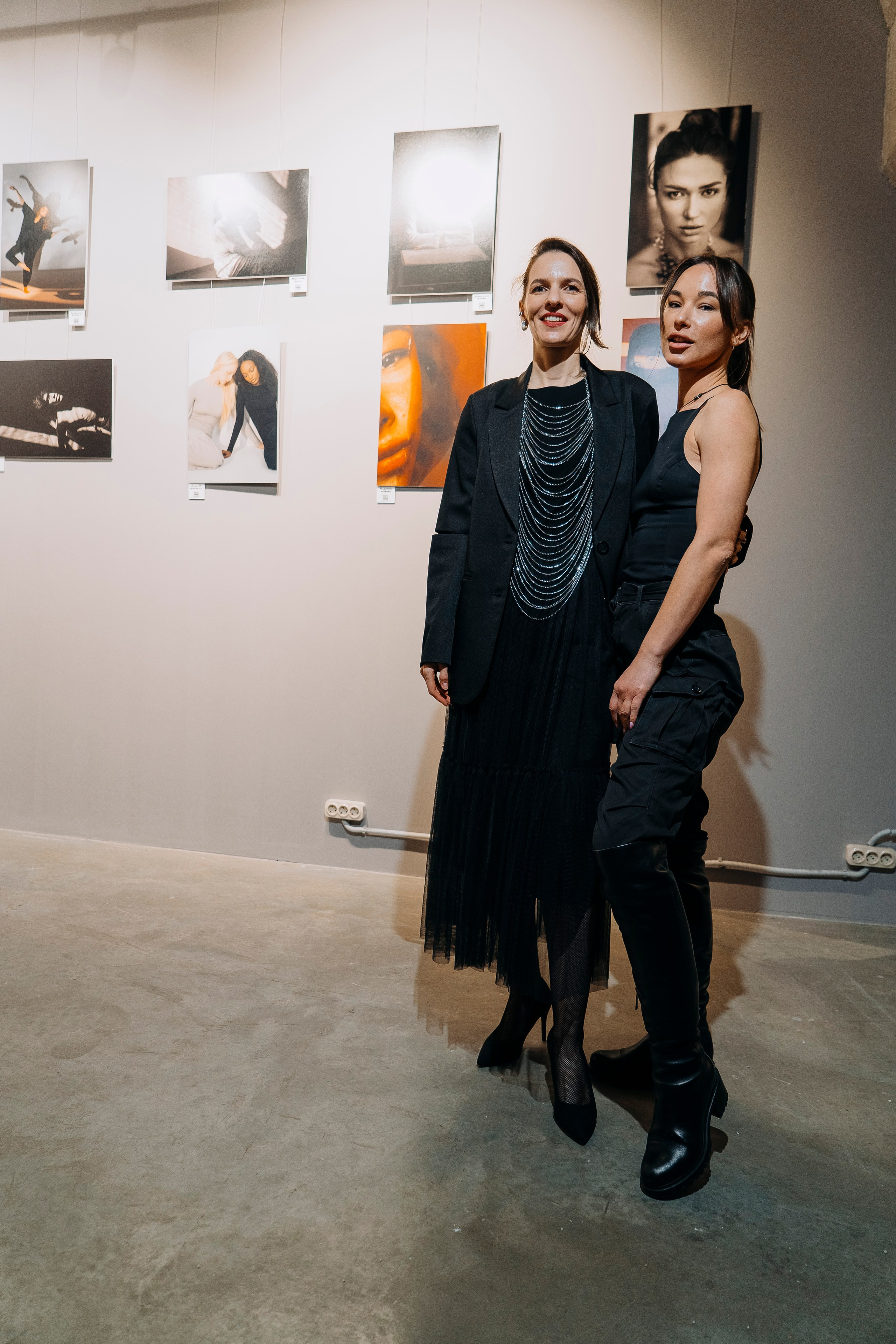 Вернисаж фотовыставки MFamilia «Гармония различий». Организация фотовыставок в Петербурге и Москве, MFamilia (МФамилия)