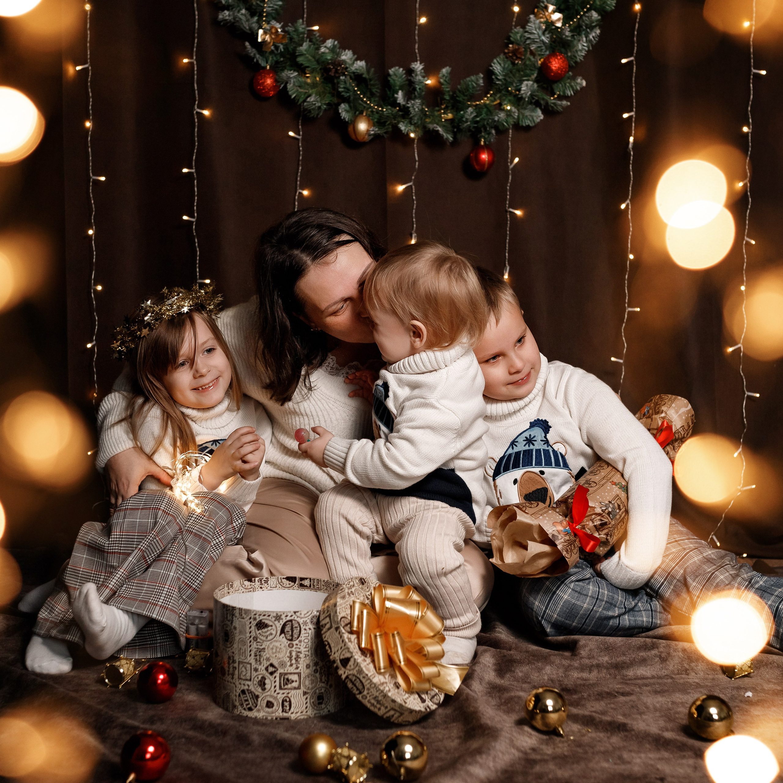 Моя студия. Фото проект Новогодняя открытка. Ноябрь 2023 г. Фотограф Пермь. Свадьбы. Семья и дети, школа, д. сад. Фотокниги