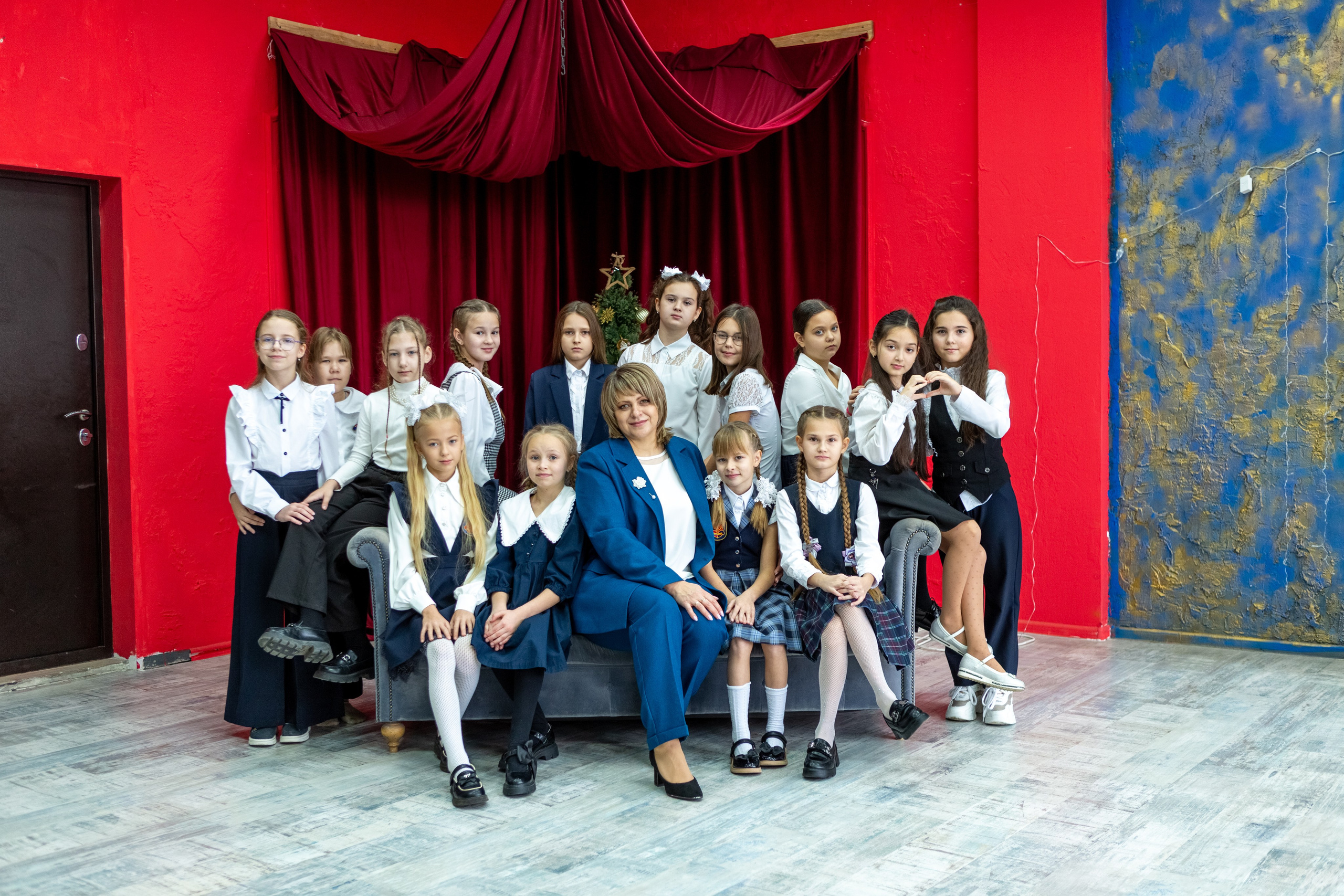 Съемка в студии. Выпускные альбомы Воронеж " СОКОЛ фото»