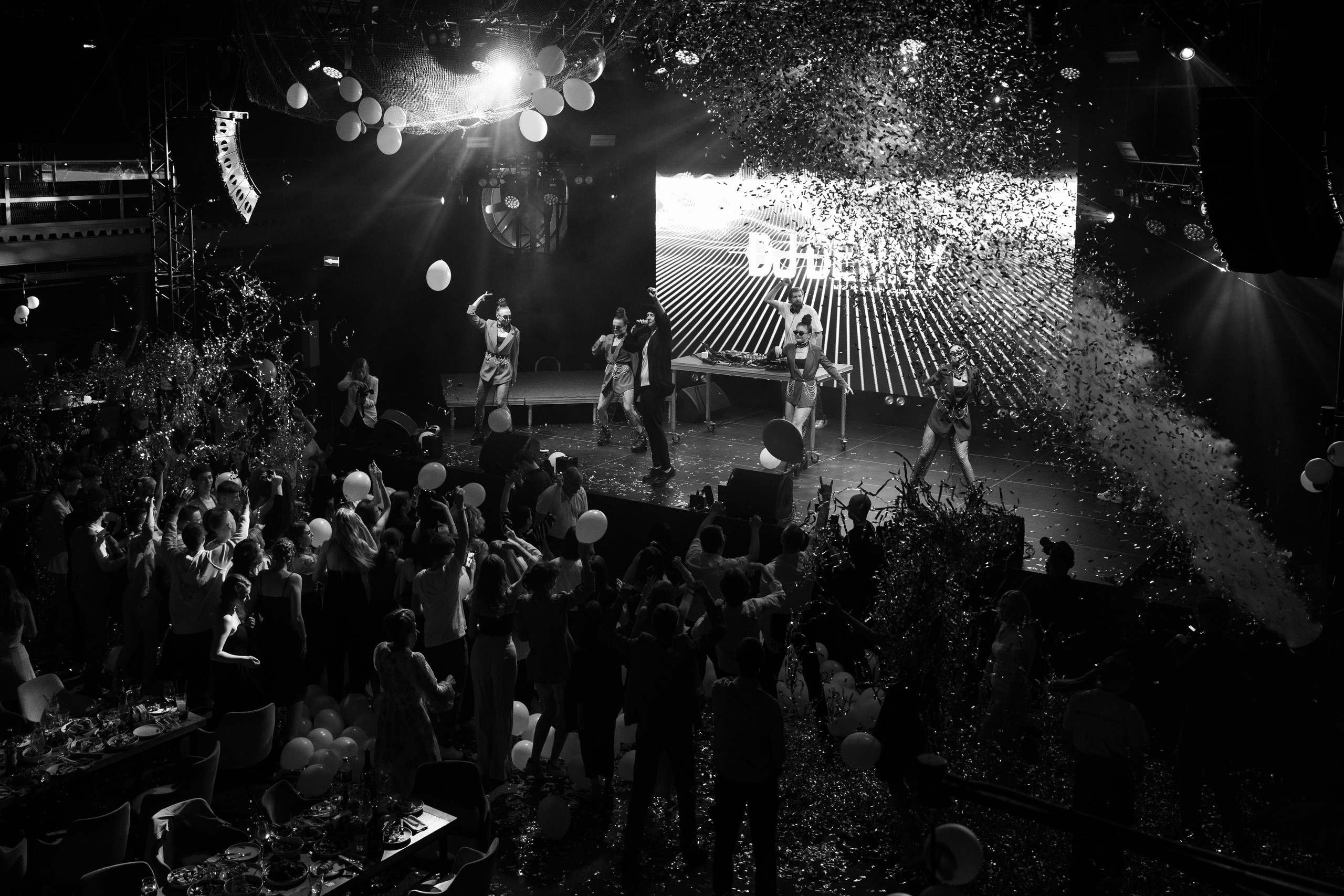 Выпускной Гимназия 7. Свадебный и репортажный фотограф Элина Козырьянова