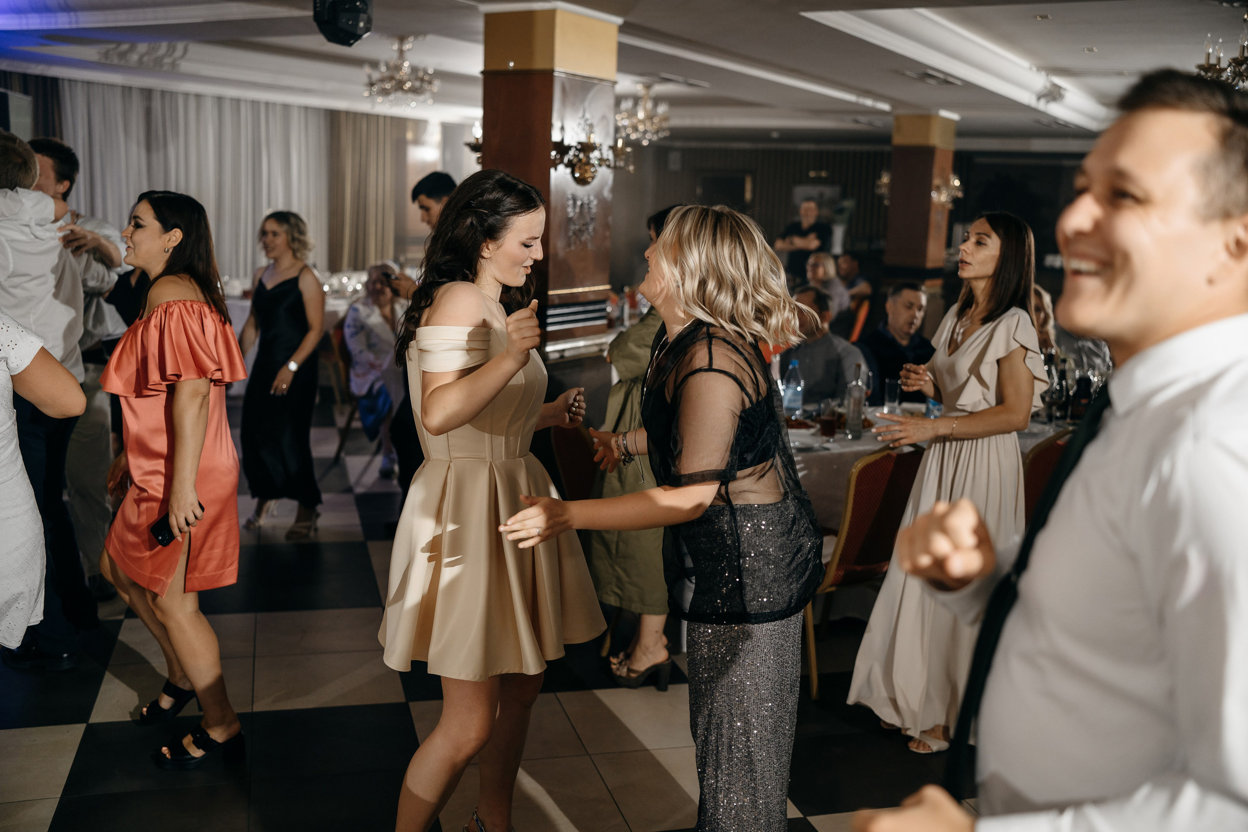 Гимназия № 3. Свадебный фотограф в Красноярске