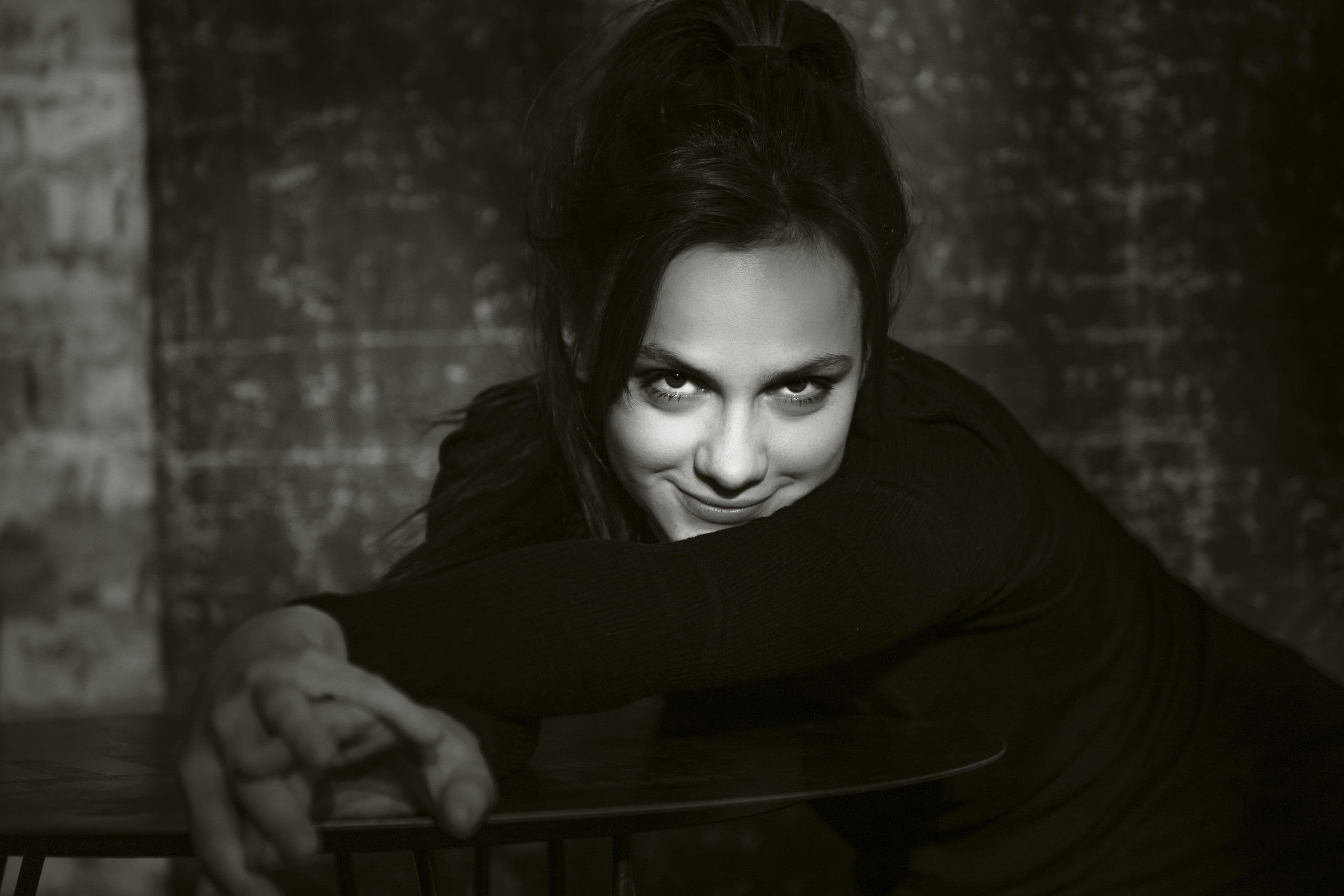 Ася Домская, женский портрет