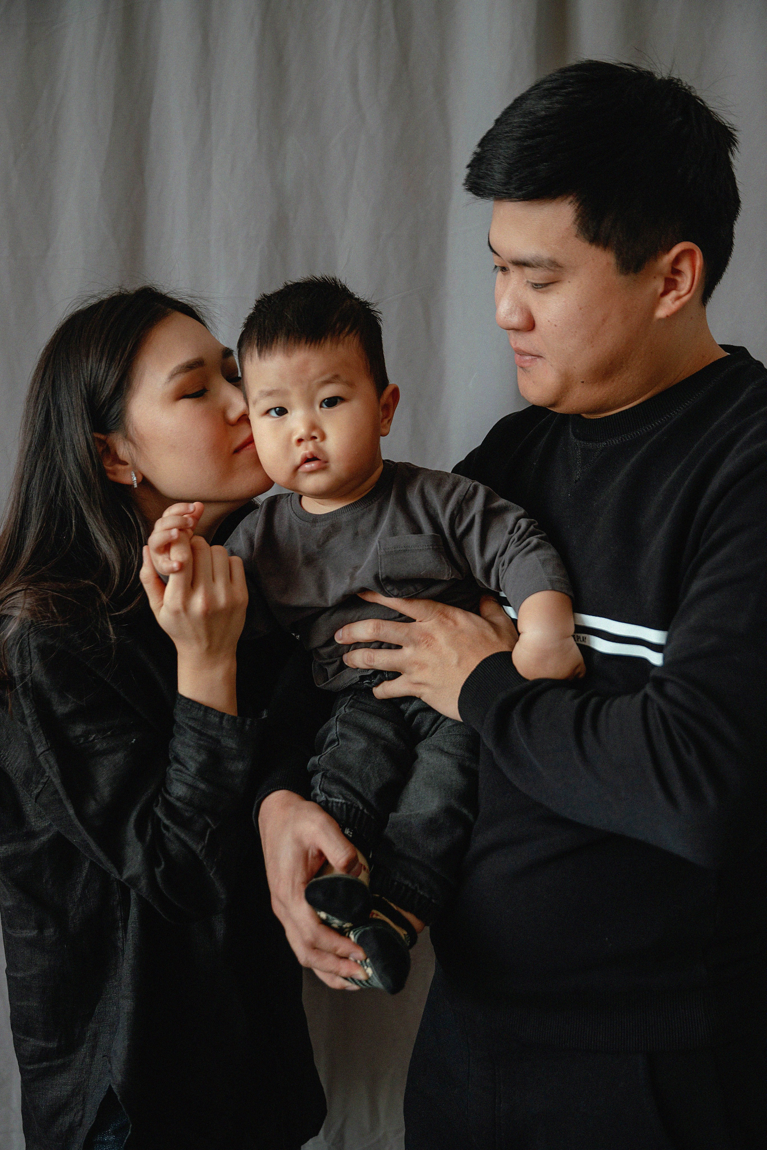 Семейная фотосессия в фотостудии Umai. Свадебный, семейный и портретный фотограф в Алматы, Костанай