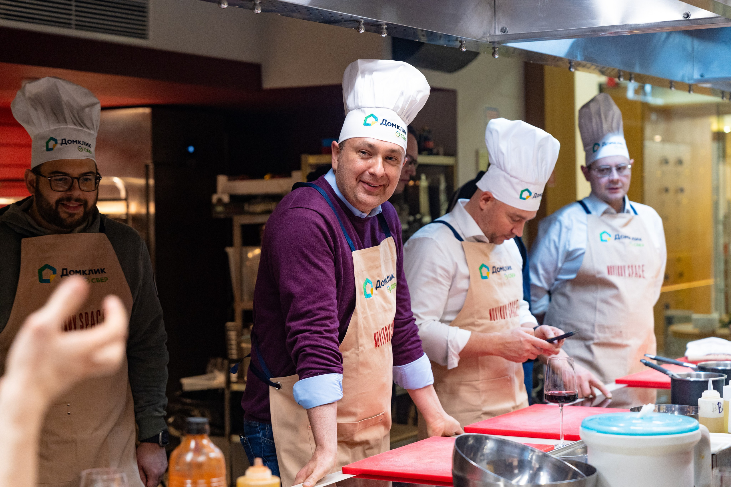 NOVIKOV SCHOOL — Умами зал. Фотограф Никита Комаров