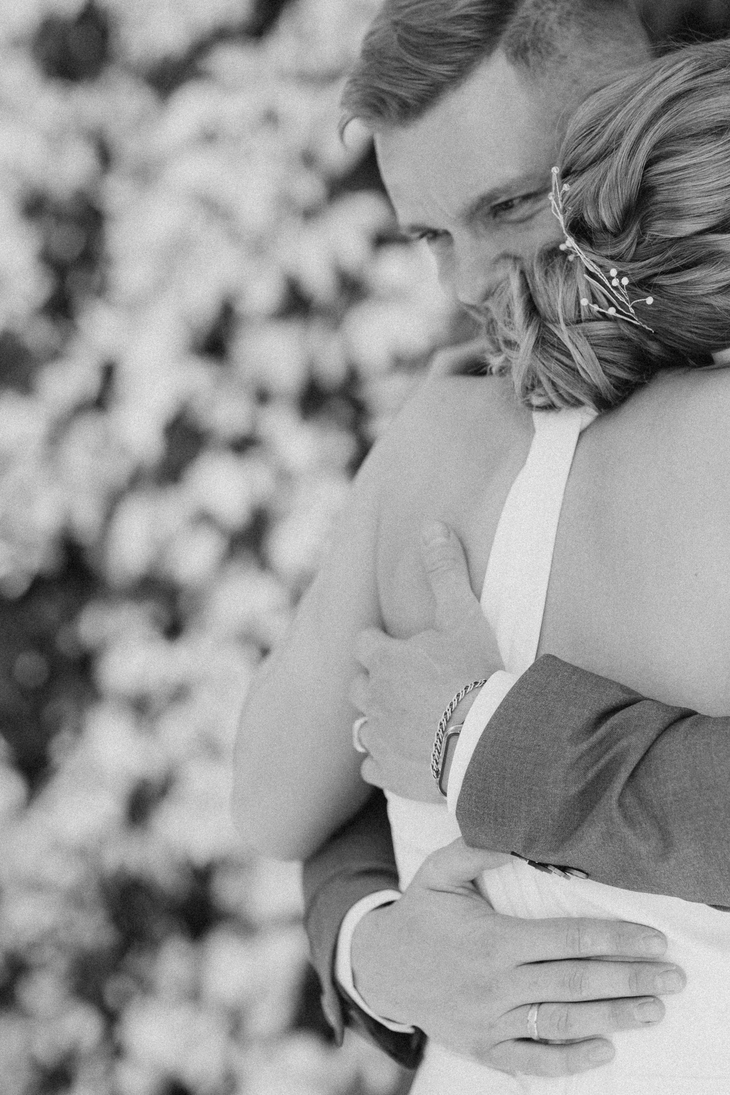 Свадебная фотосессия в Главном Ботаническом саду и в оранжерее. Свадебный фотограф в Москве Мария Крош