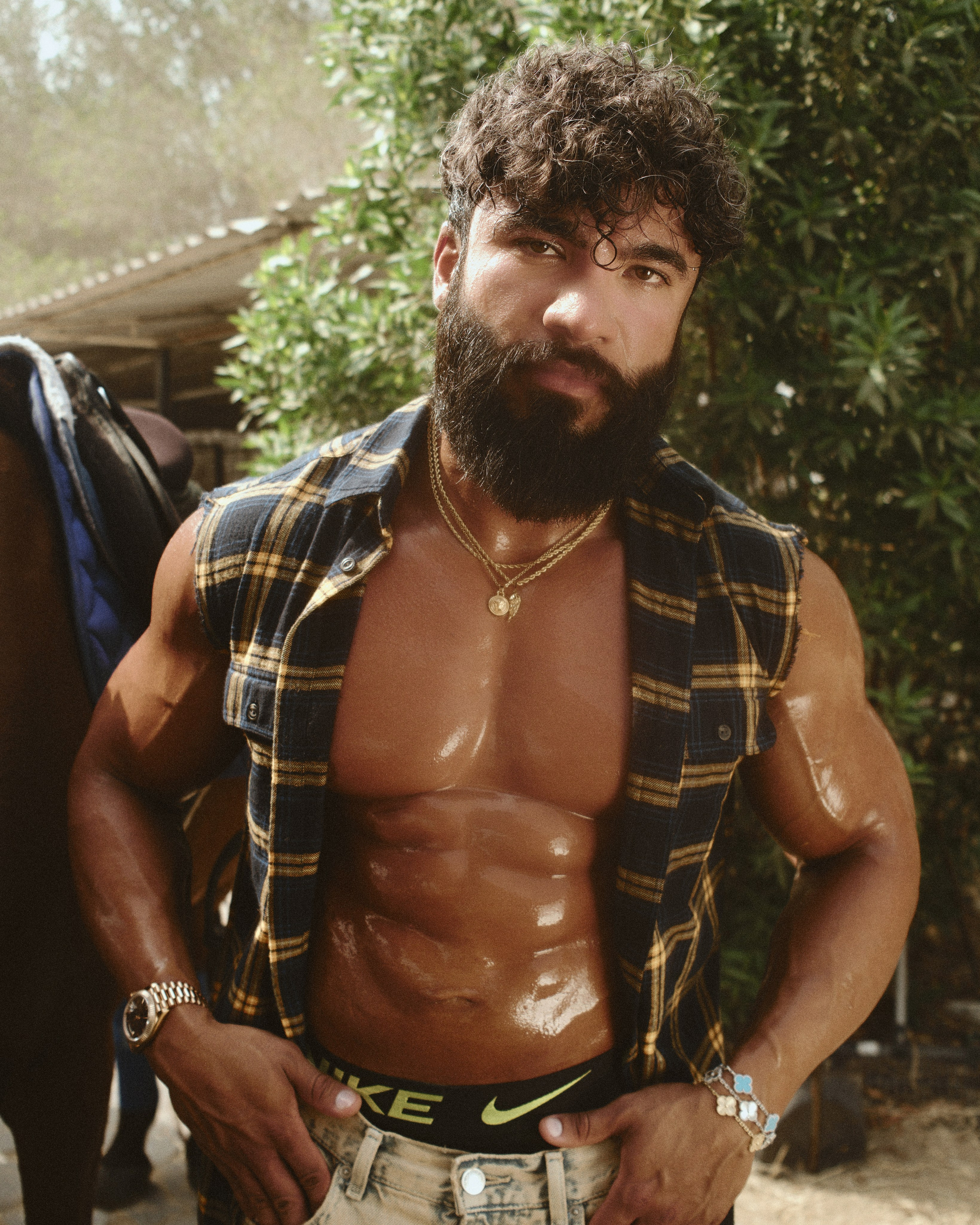 Ahmed. NOIZOMAX Художественный фотограф в Дубай