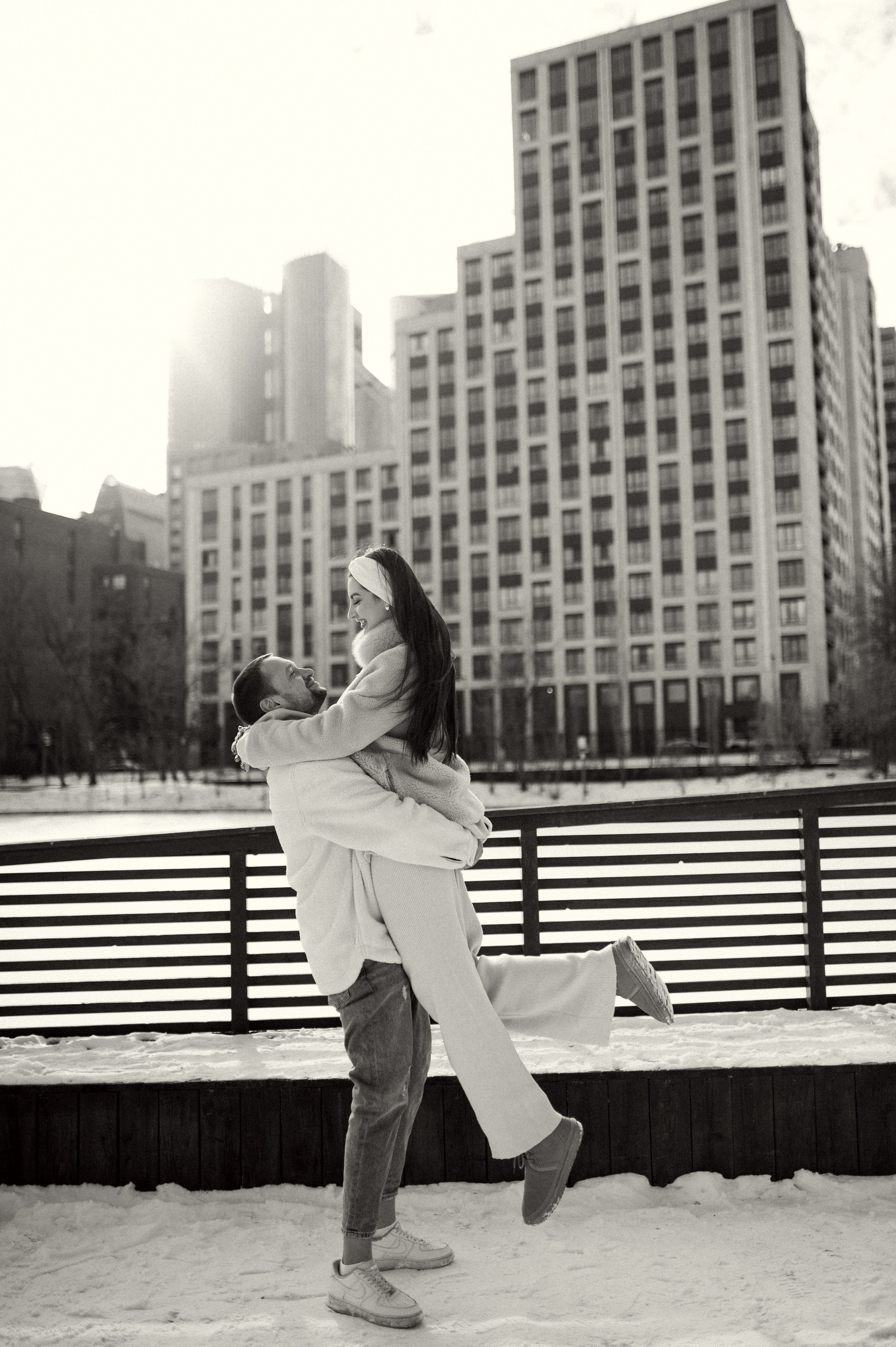 Лавстори стрит фотосессия в зимней Москве. Семейная фотосессия Бутово Москва фотограф Алина Морщагина