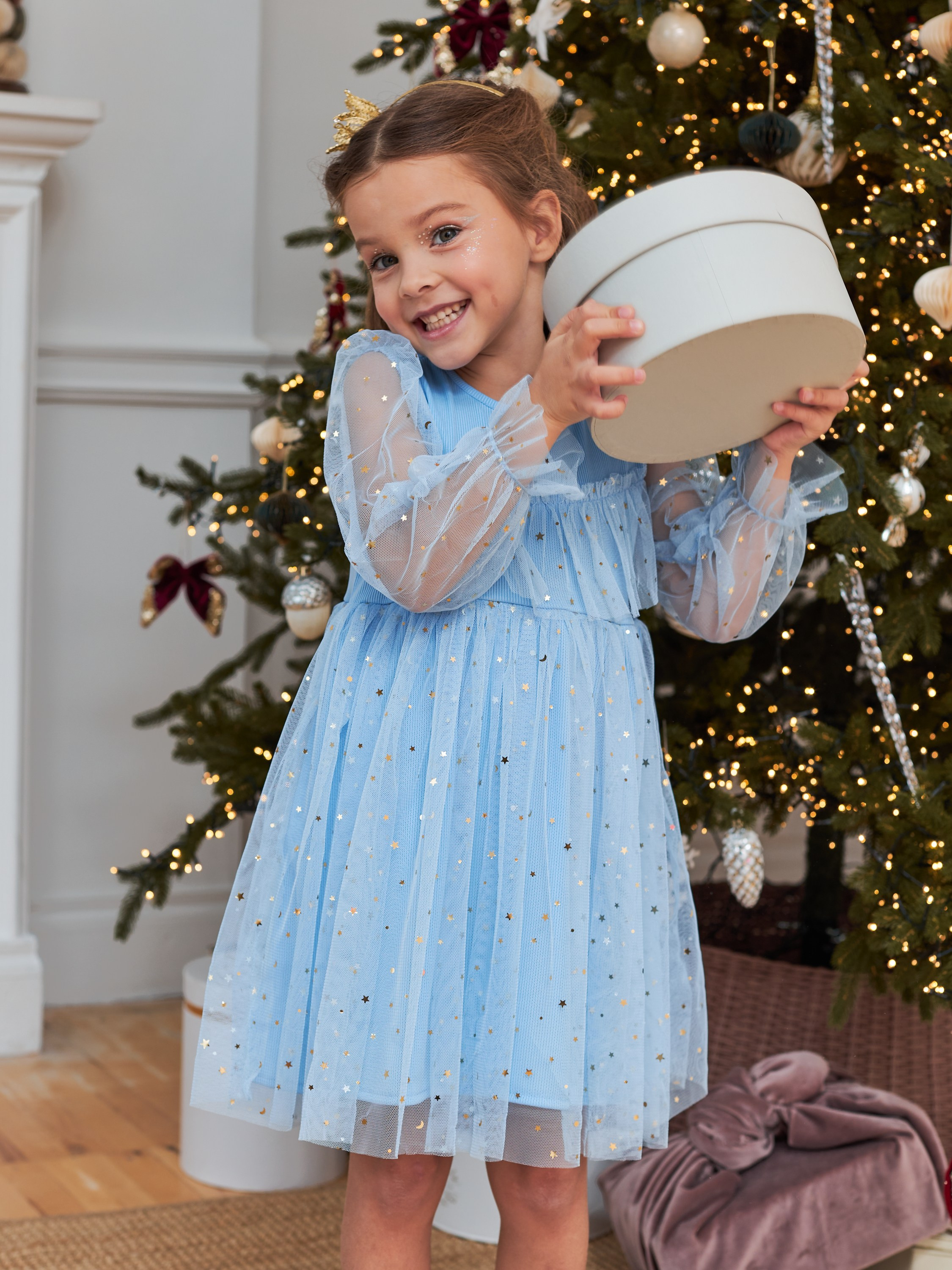 Фотосъемка платьев для девочек Екатеринбург Wildberries ВБ Ozon Озон фотосессия детей Екб заказать цена фотосъемка товара WB детское платье. Фотограф Екатеринбург Анастасия Жерновская | Маркетплейсы и нейрофото