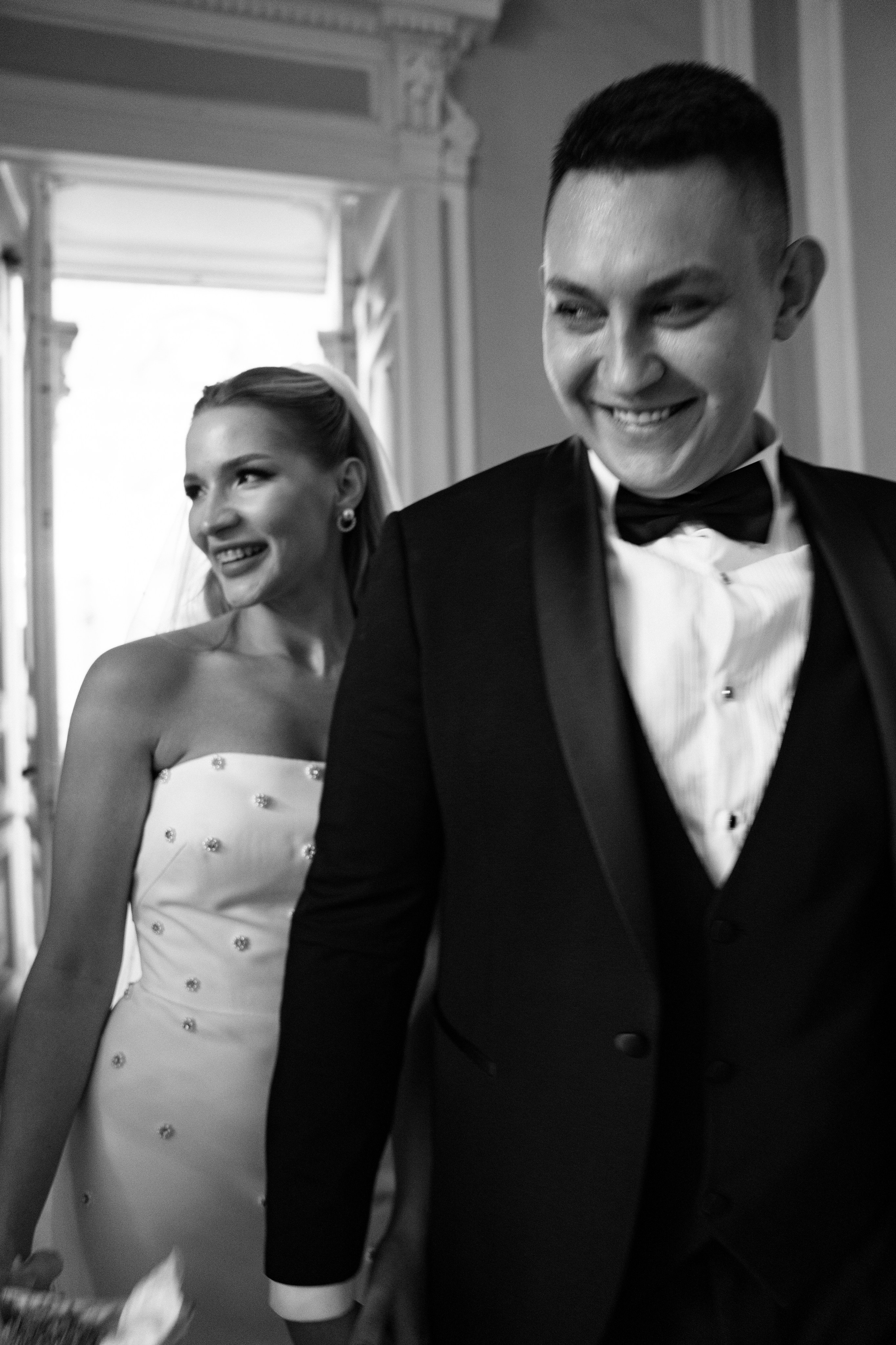 Виктория & Роман. Камерная городская свадьба в видовом ресторане в стиле современная классика. Свадебный фотограф организатор в Санкт-Петербурге Ассоль Опарина