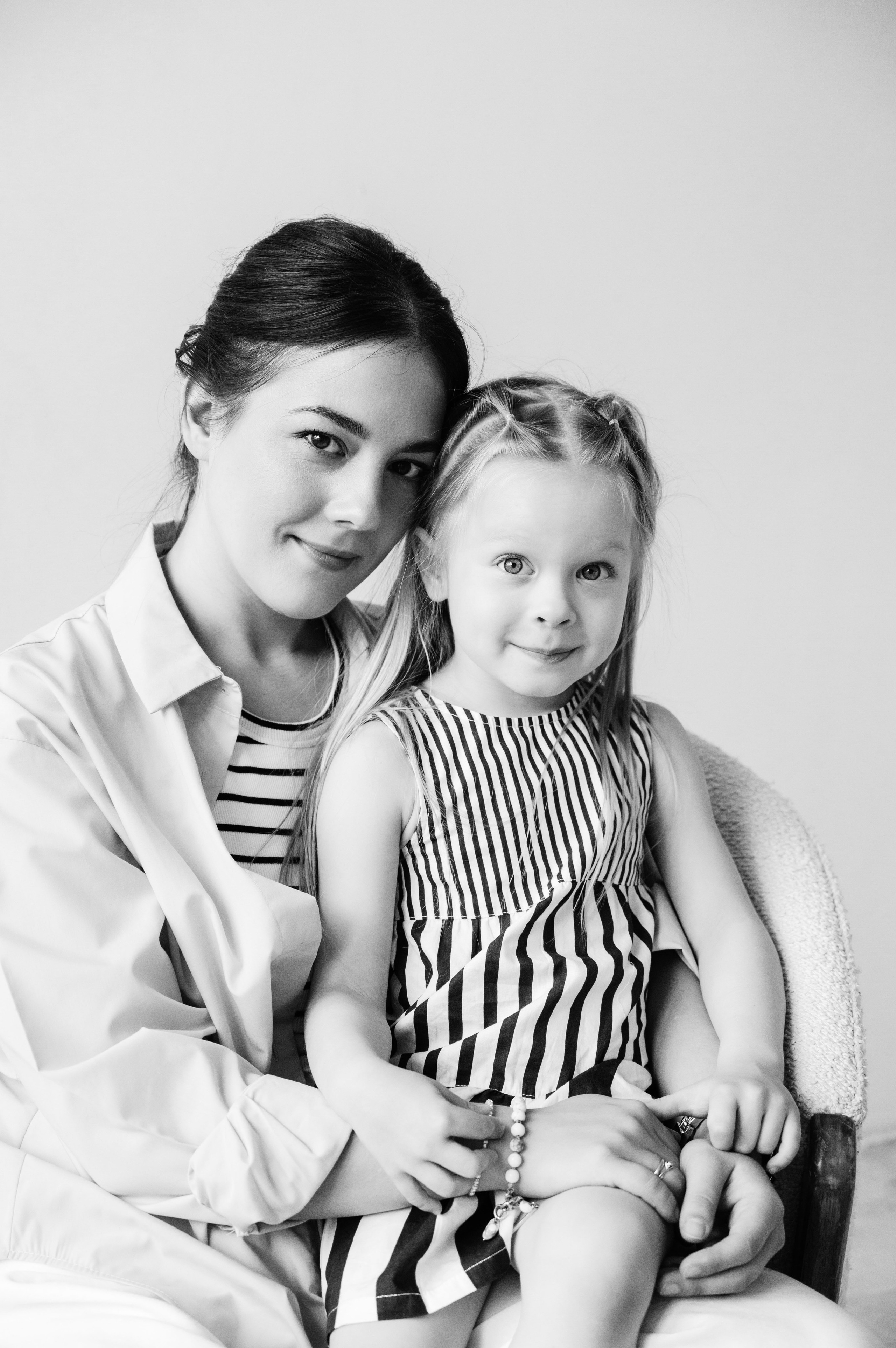 Алина. Профессиональный фотограф беременности в СПБ. Стильные фотосессии беременности в стиле минимализм и классическая фотография