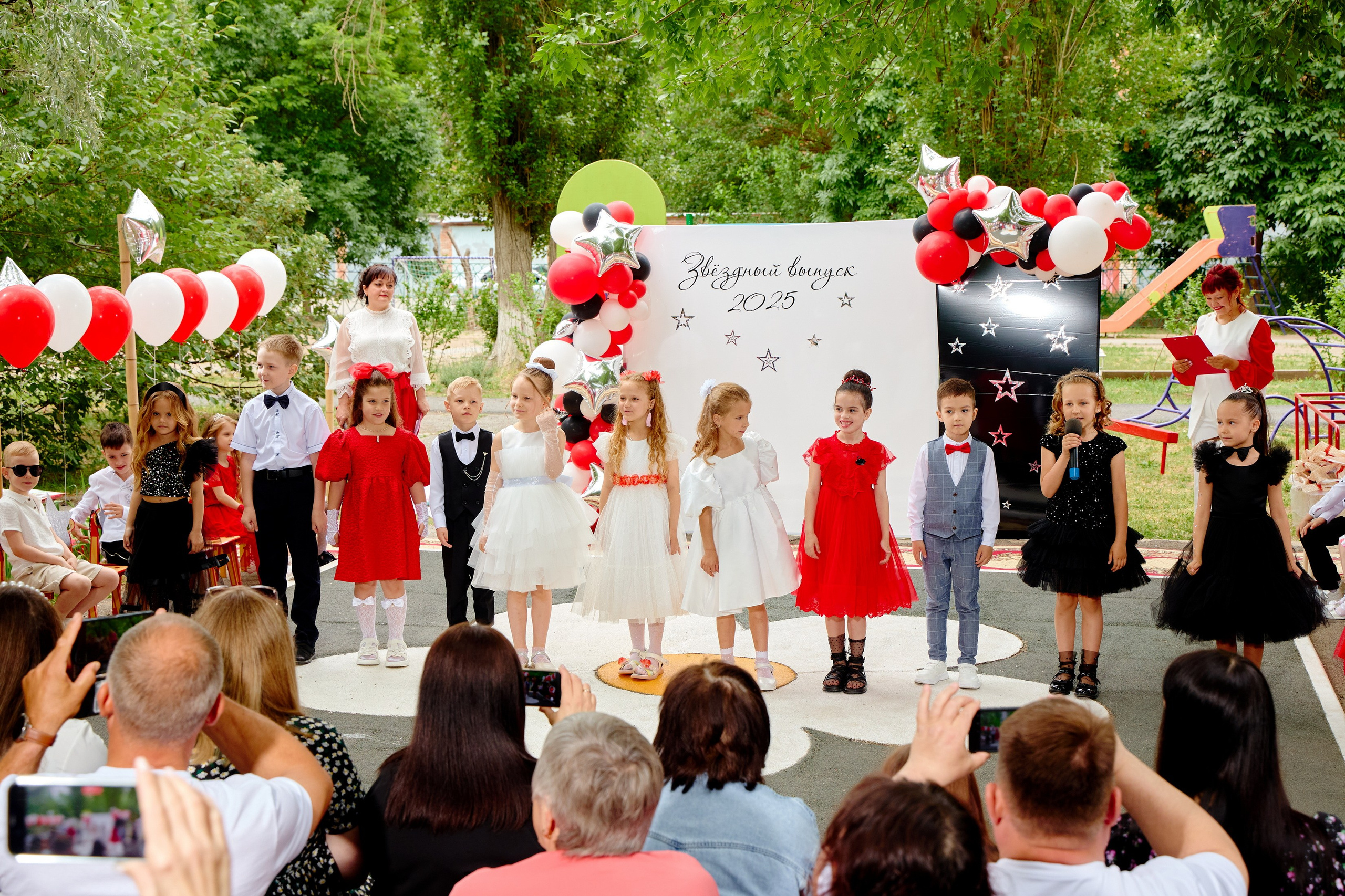 Выпускной 45 сад. Фотограф Выпускные альбомы Таганрог Сергей Коробченко