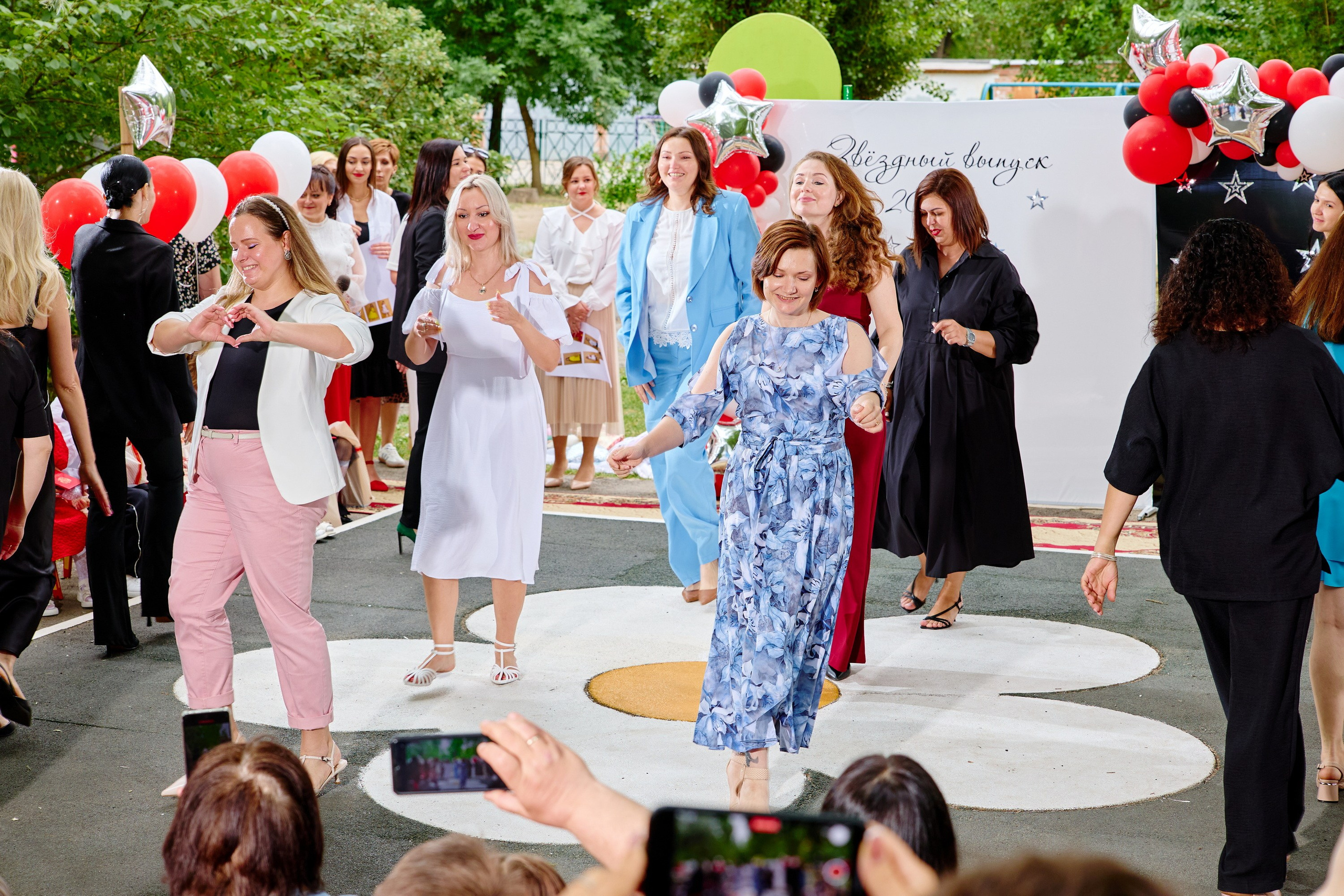 Выпускной 45 сад. Фотограф Выпускные альбомы Таганрог Сергей Коробченко