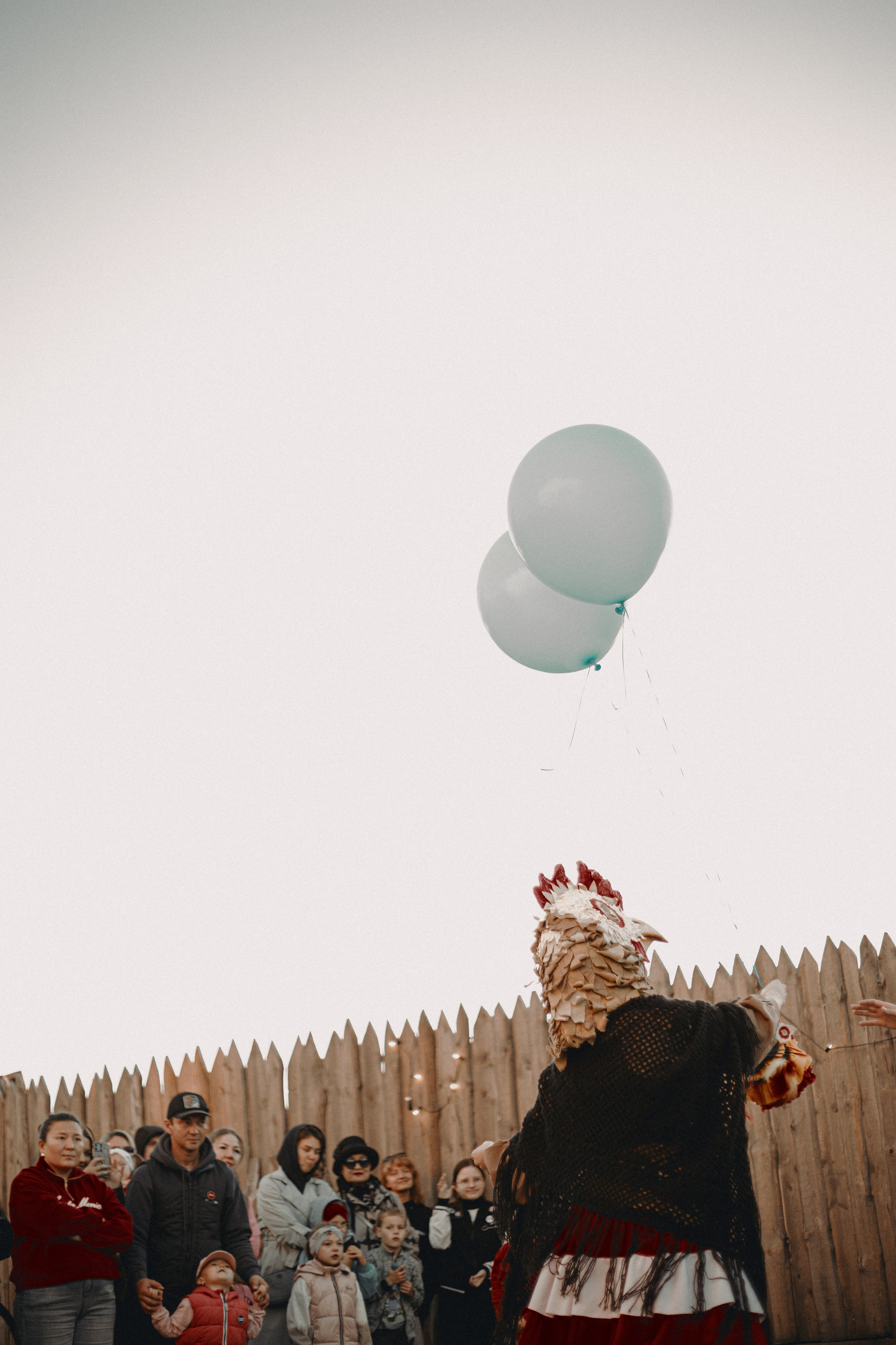 Спектакль «Куриное кабаре» от Свободного молодежного театра | Тобольск. Арт-фотограф Крис Л. в Тобольске: портрет, семейные, свадьбы