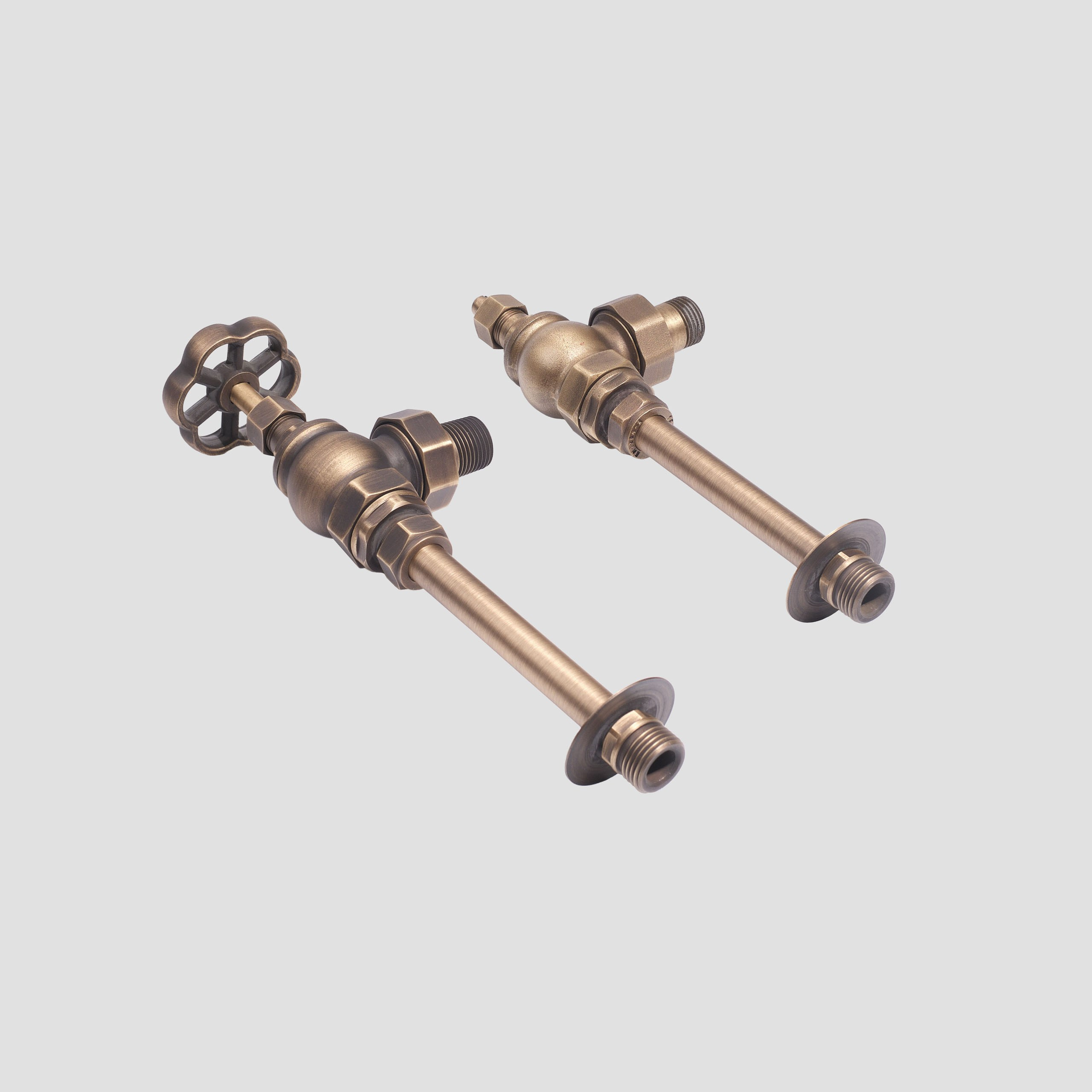 Предметные фотографии вентилей и запорной арматуры