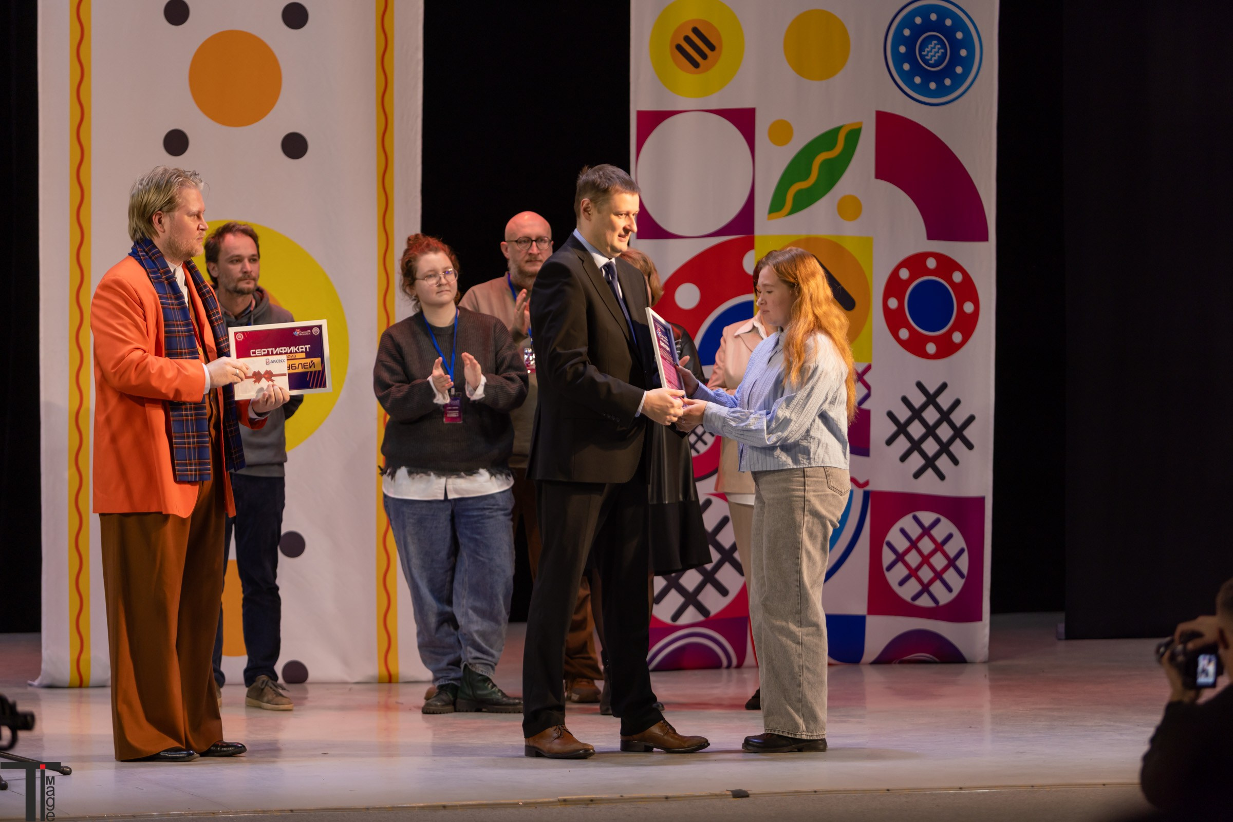 Театральная Вятка 2025. Имидж Технологии — репортажная фотография в Кирове Кировской области. Производство сувенирных магнитов, заливных этикеток и значков