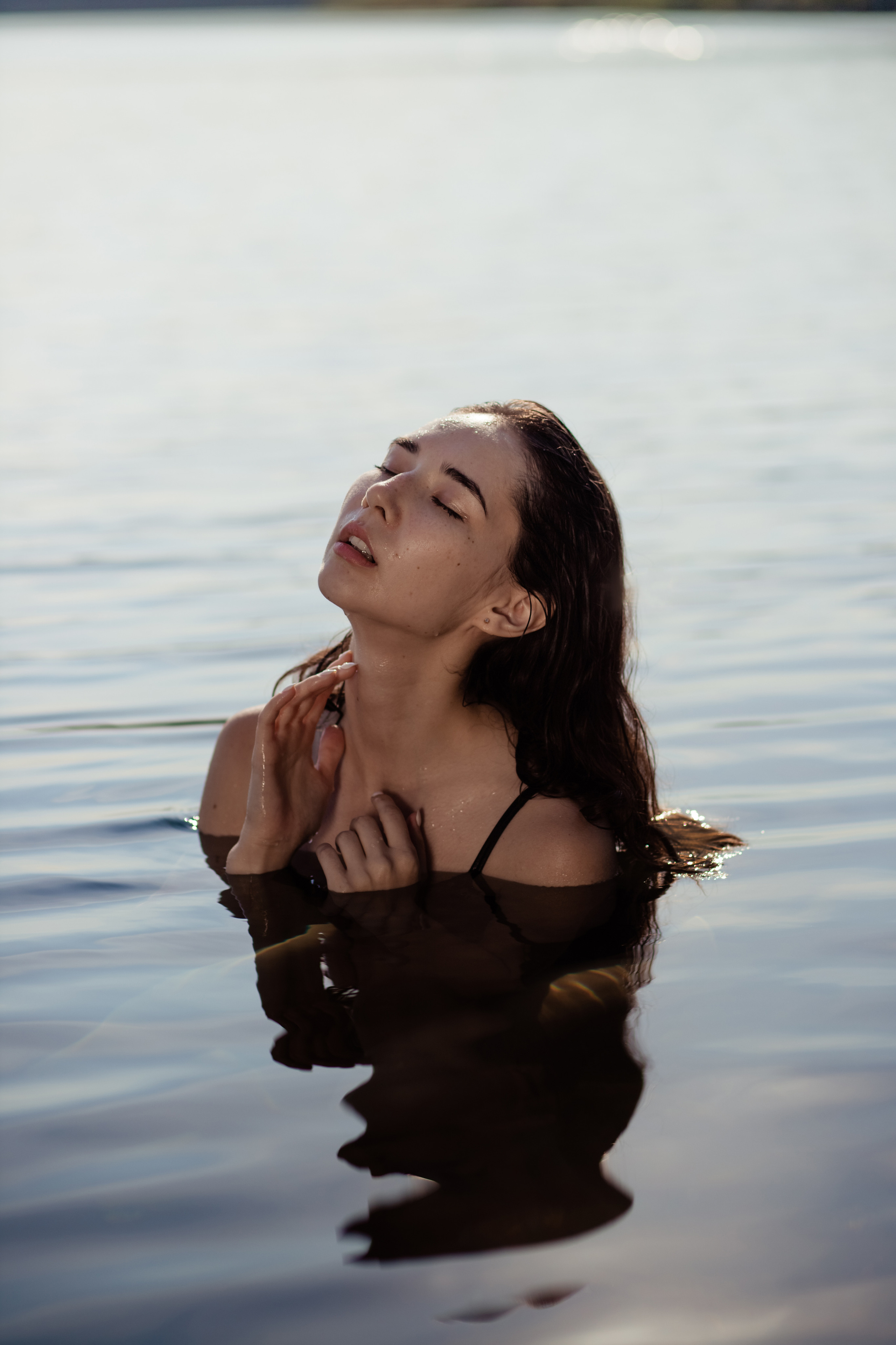 Водопад и озеро. Контент фотограф Екатеринбург