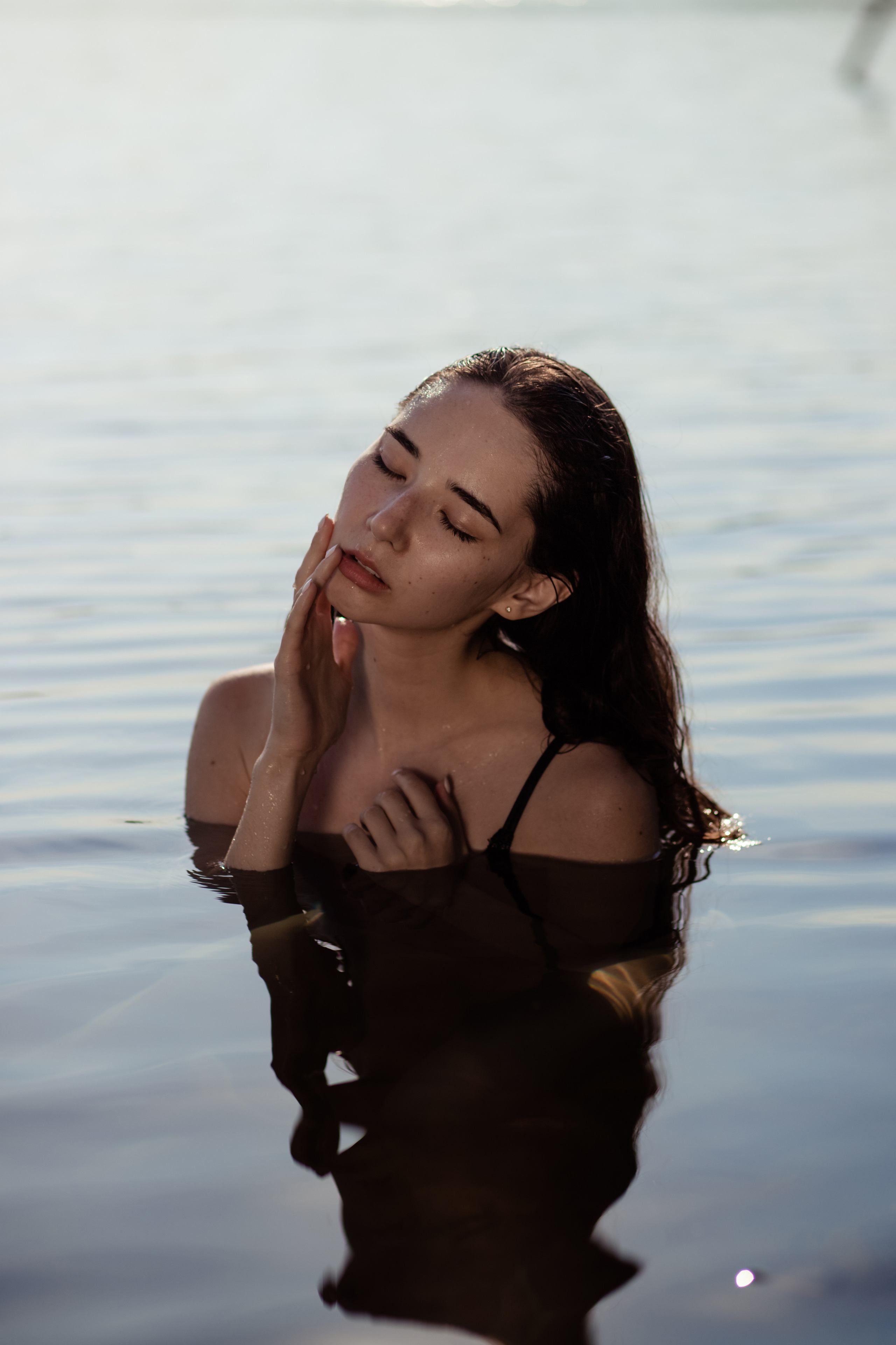 Водопад и озеро. Контент фотограф Екатеринбург