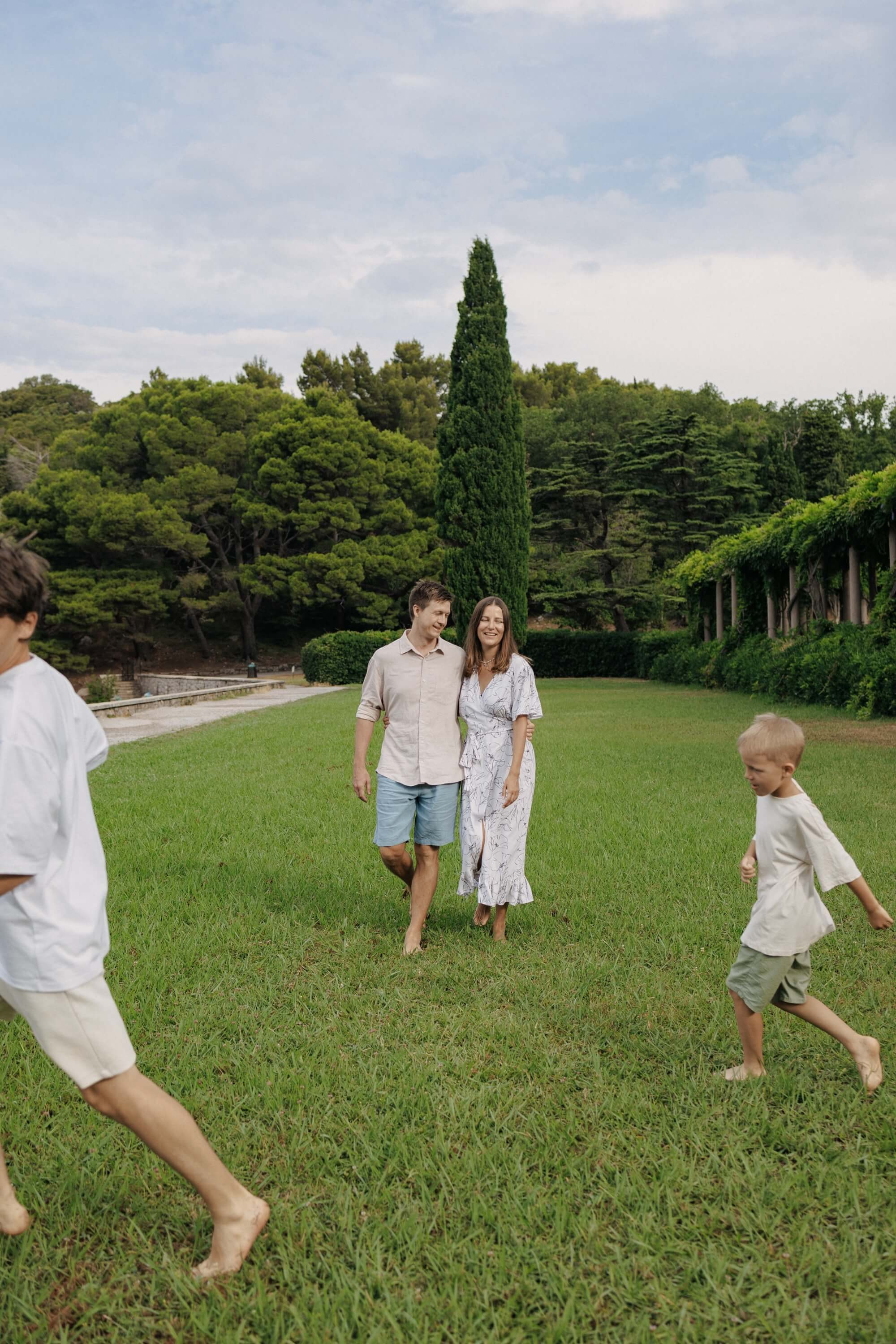 Семейный фотограф в Свети-Стефан Черногория. Федор Лемешко — Семейный и Свадебный Лайфстайл фотограф в Таиланде Дубае Грузии Армении